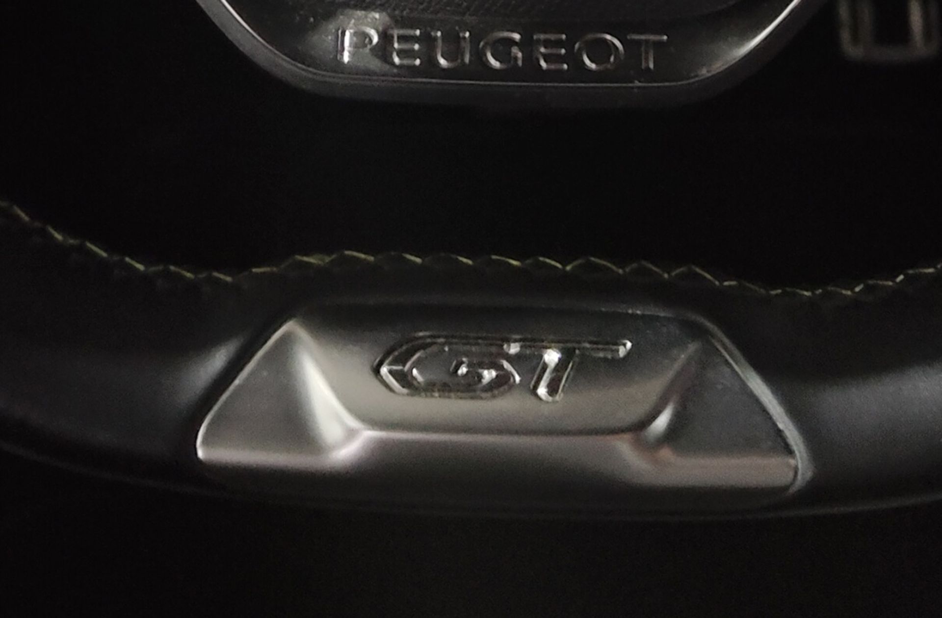Peugeot 2008 BlueHDi 130 GT EAT8 - foto 5