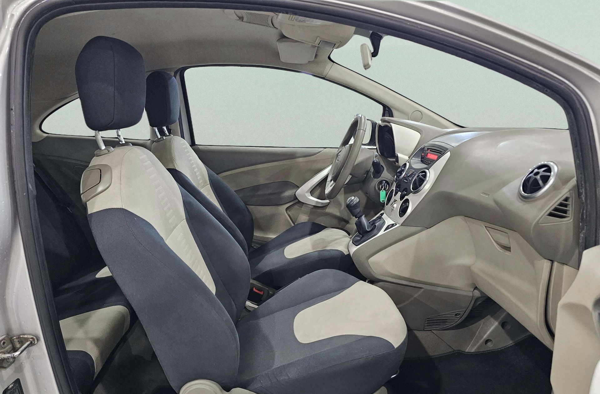 Ford Ka 1.3 TDCi Titanium - foto 13