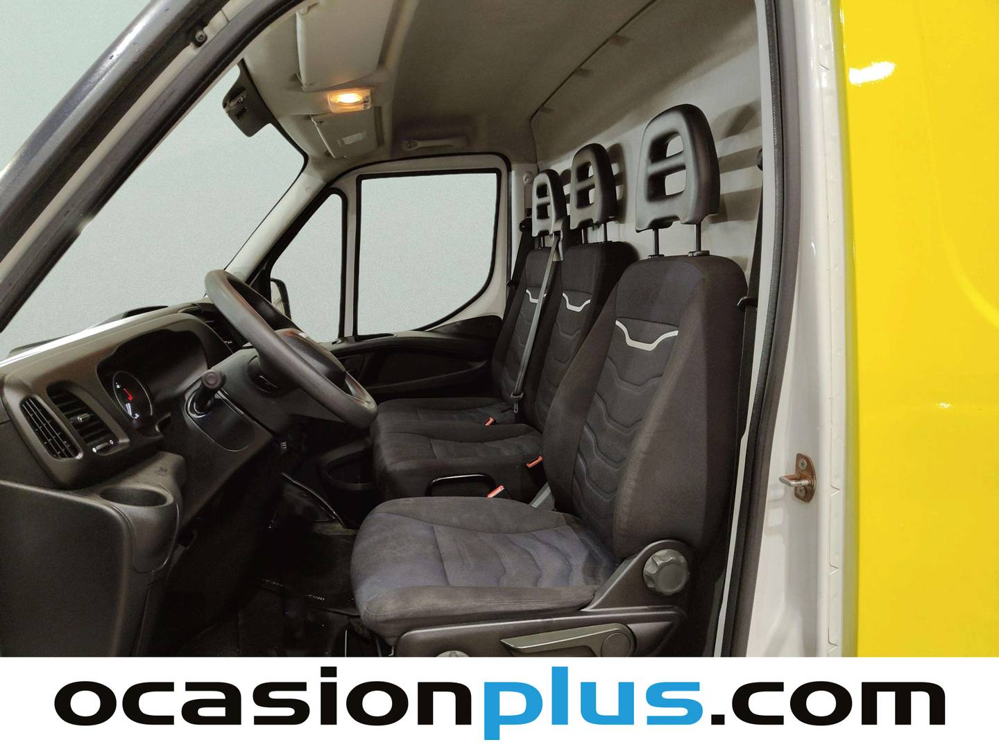 Foto asientos delanteros Iveco Daily Iveco Daily 2.3 TD 35S 16 V 3520L/H2 (156 CV)
