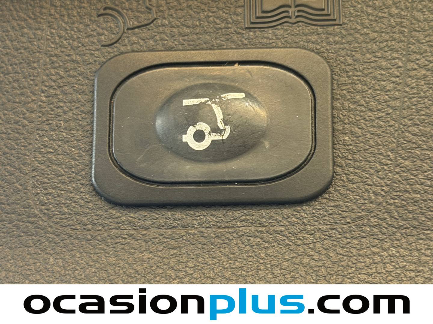 Extras del Ford Kuga Ford Kuga 1.5 TDCI S&S Titanium 4x2 Auto (120 CV)