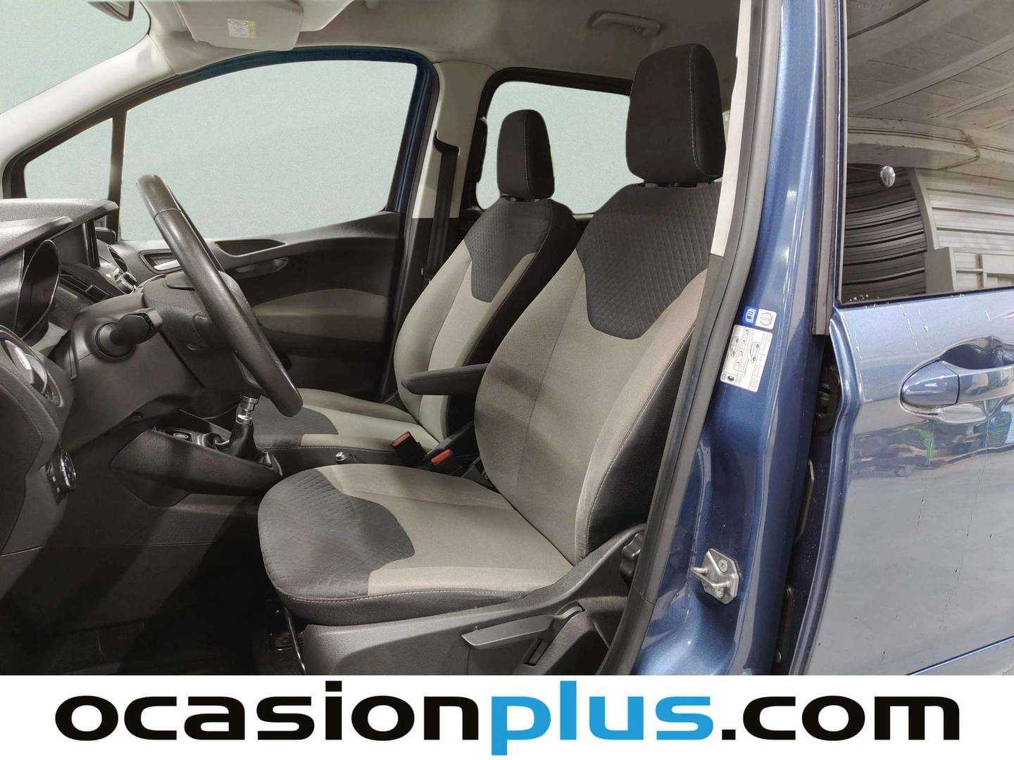 Foto asientos delanteros Ford Tourneo Courier Ford Tourneo Courier 1.5 TDCi Titanium (100 CV)