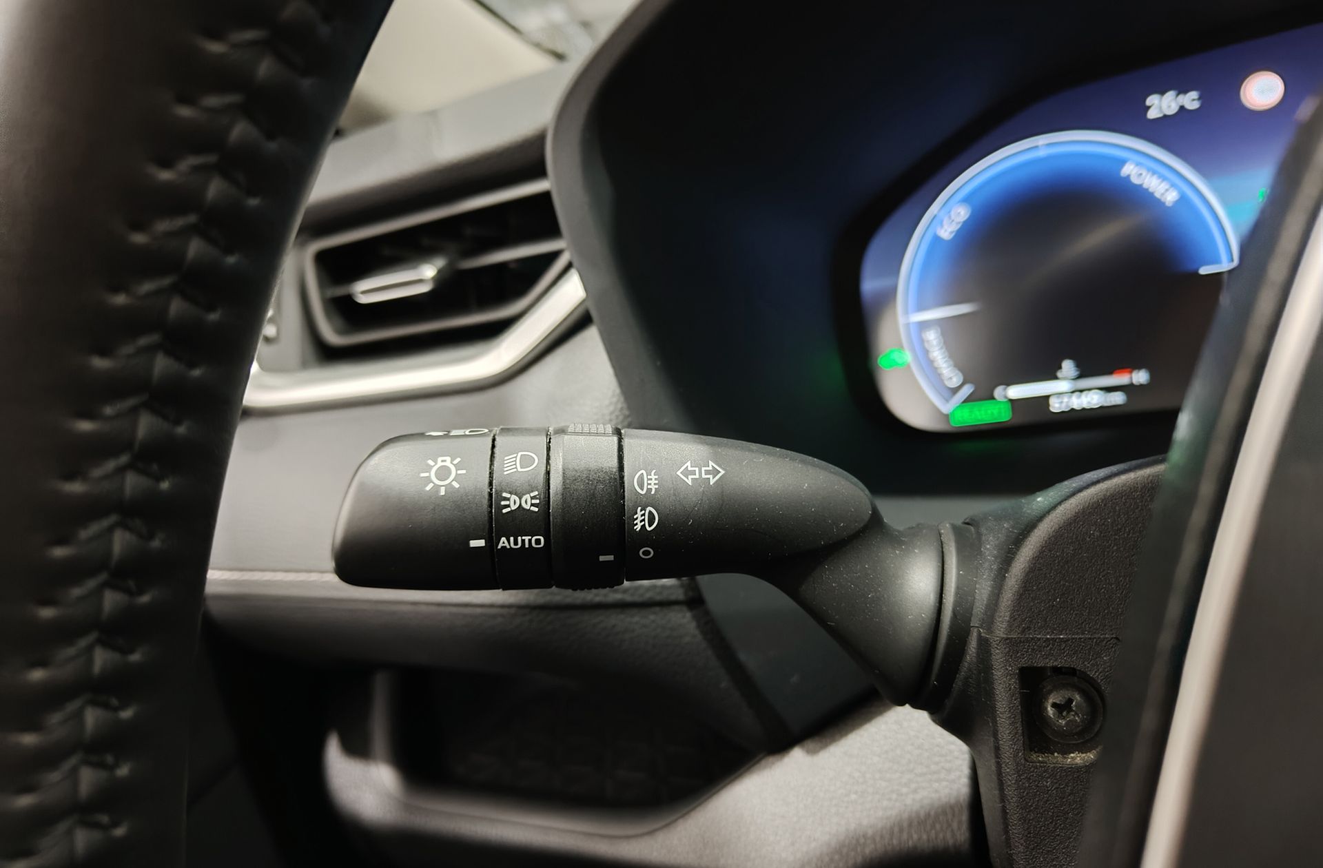 Toyota RAV4 2.5l hybrid Advance - foto 24