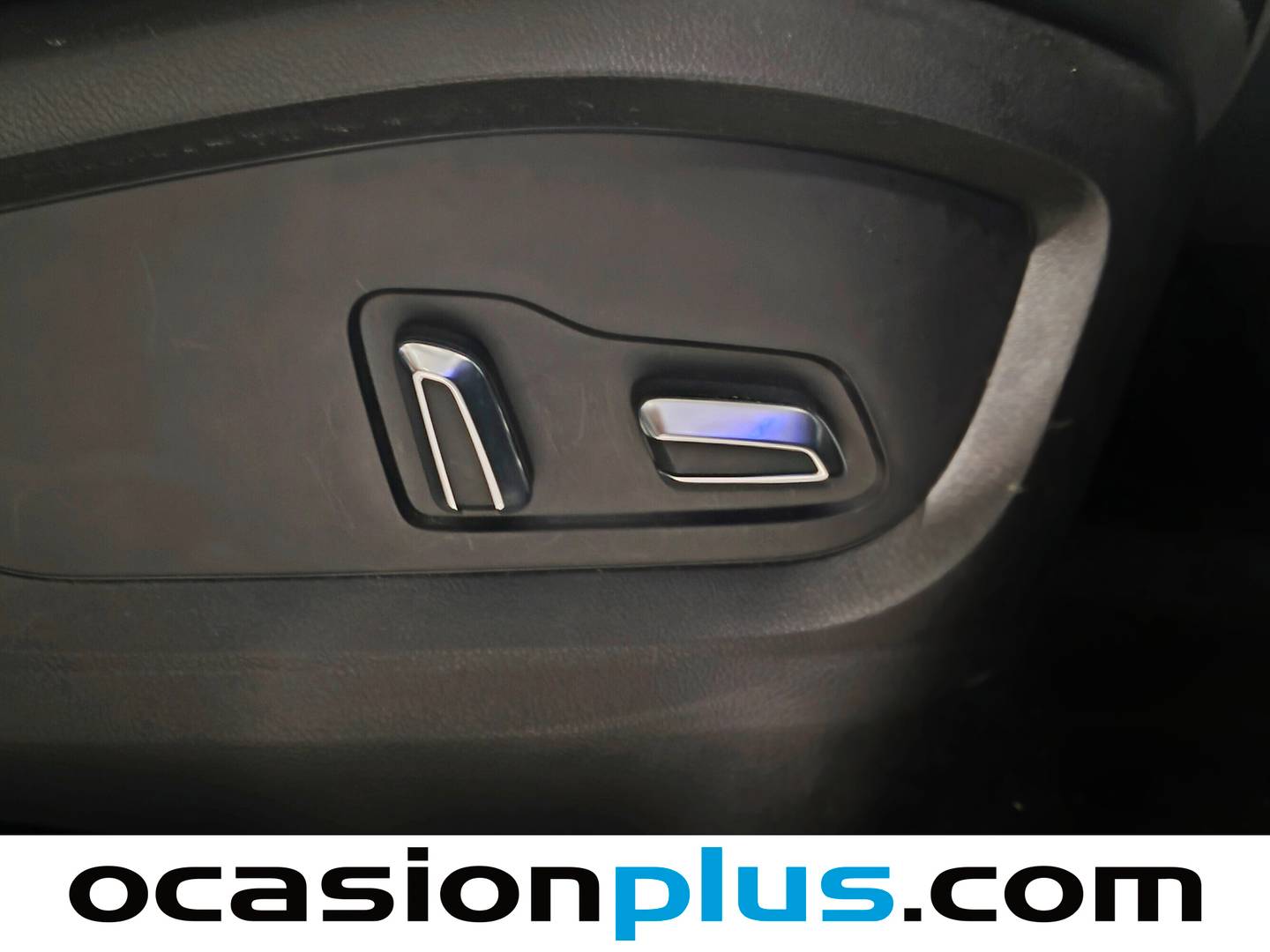 Acabados EBRO S800 EBRO S800 1.6 TGDI Premium DCT (147 CV) 7 Plazas