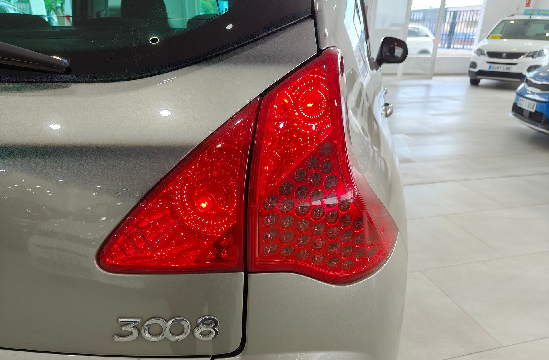 Peugeot 3008 2.0 HDi FAP Sport Pack - foto 18