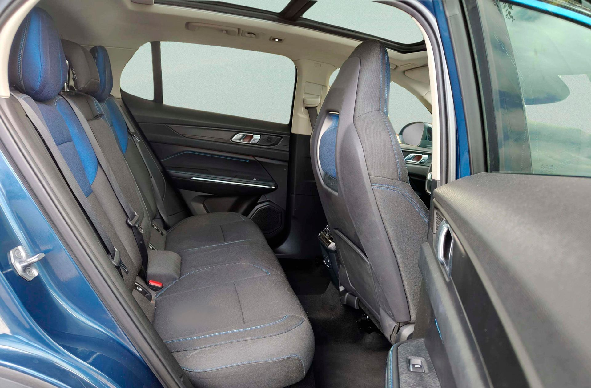 Lynk & Co 01 1.5 PHEV - foto 21