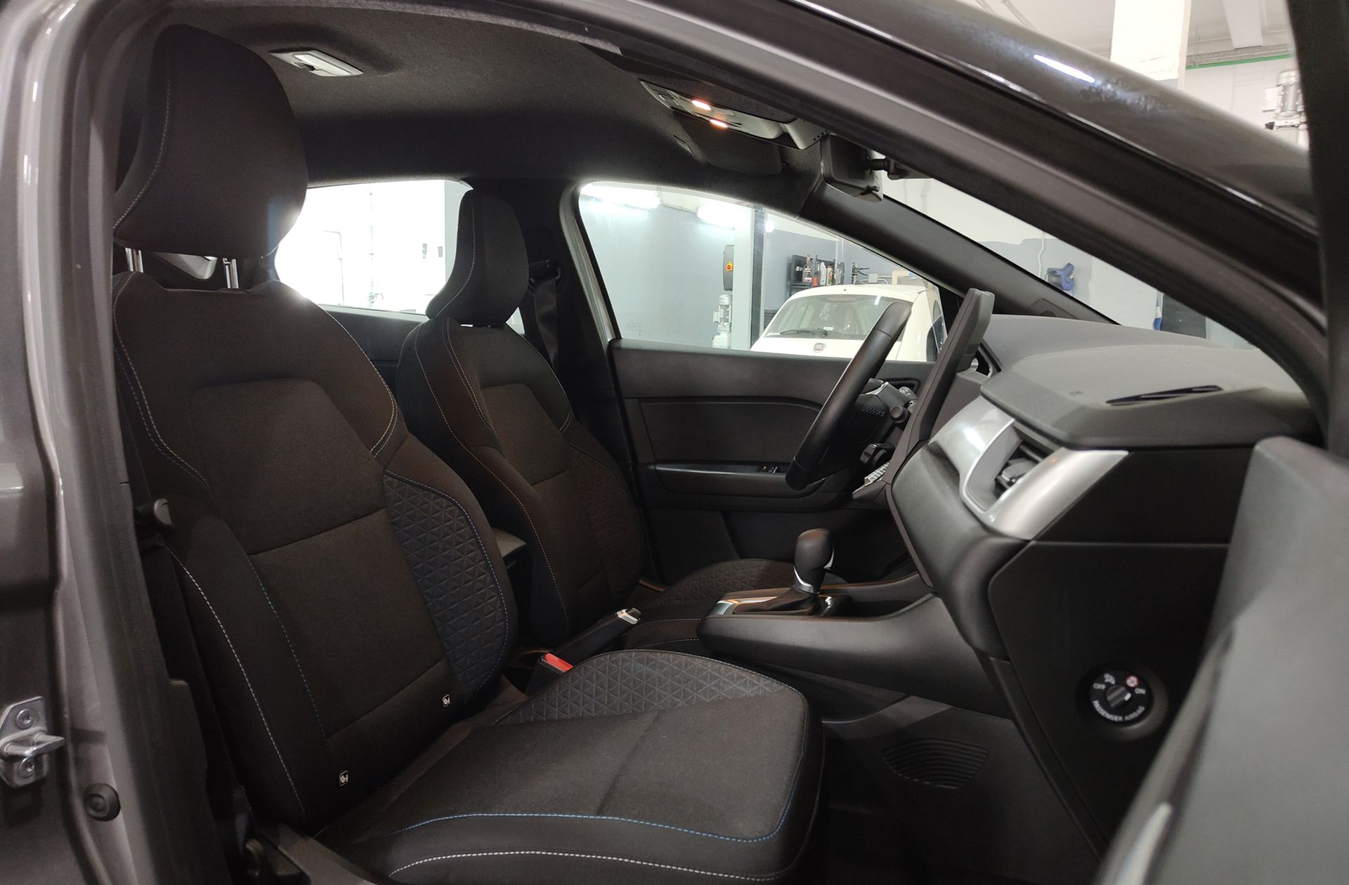 Renault Captur Evolution full hybrid E-Tech - foto 18