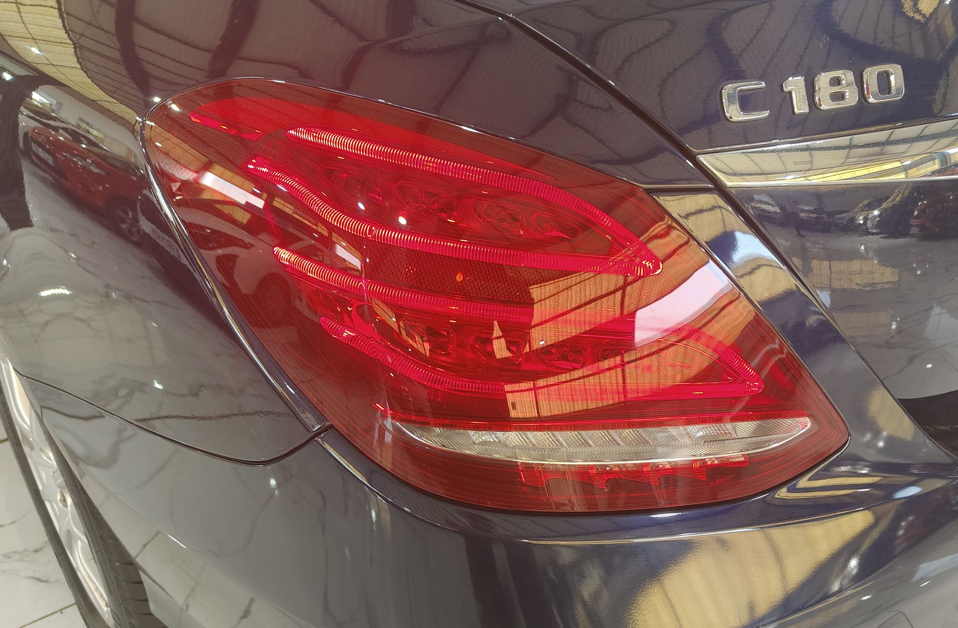 Mercedes-Benz Clase C 180 - foto 14