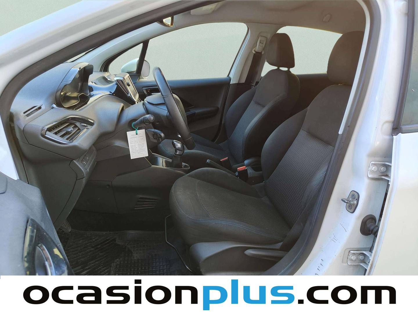 Foto asientos delanteros Peugeot 208 Peugeot 208 PureTech Signature (82 CV)