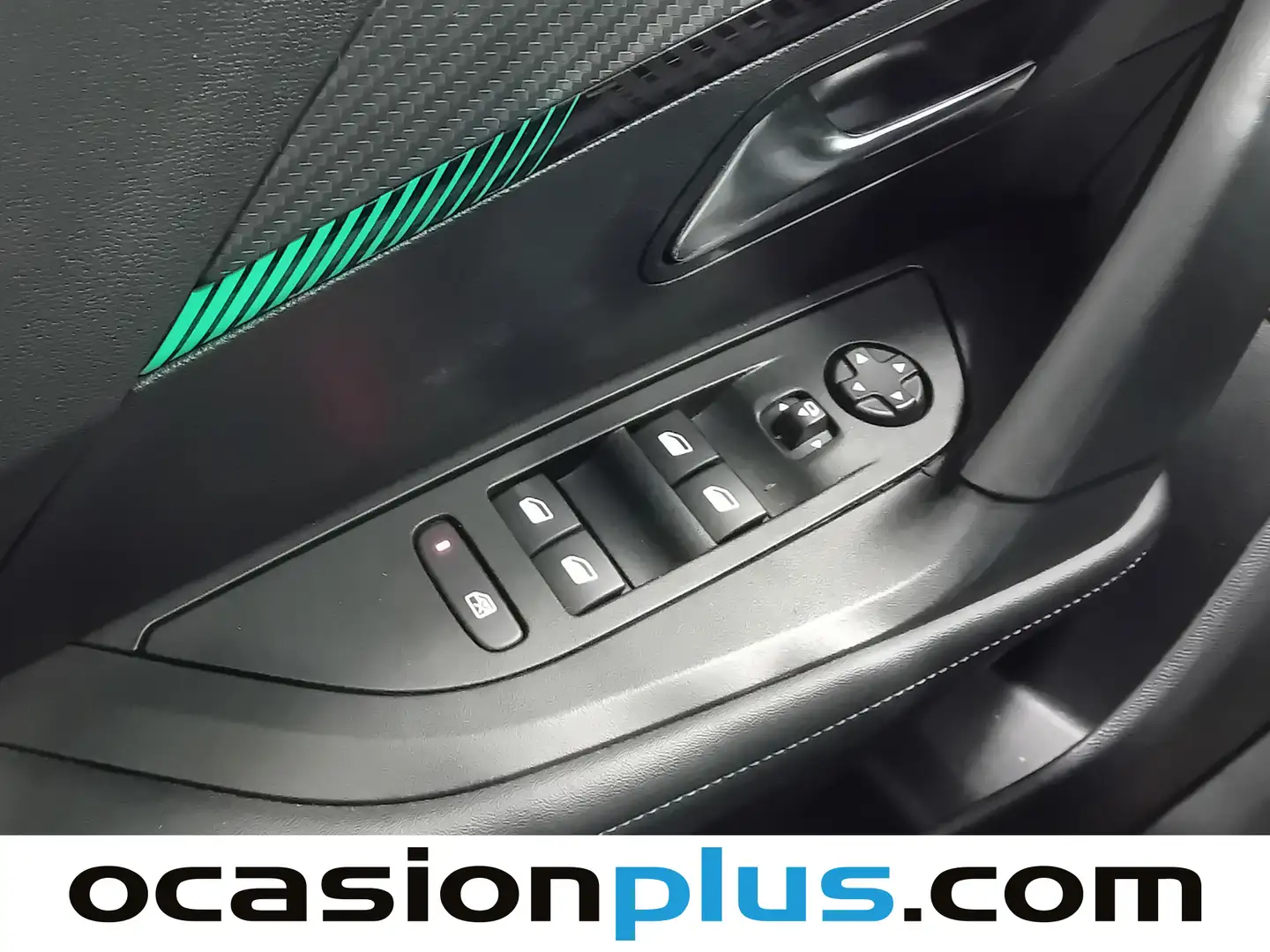 Foto Peugeot 2008 Peugeot 2008 PureTech 130 S&S Allure Pack EAT8 (130 CV)