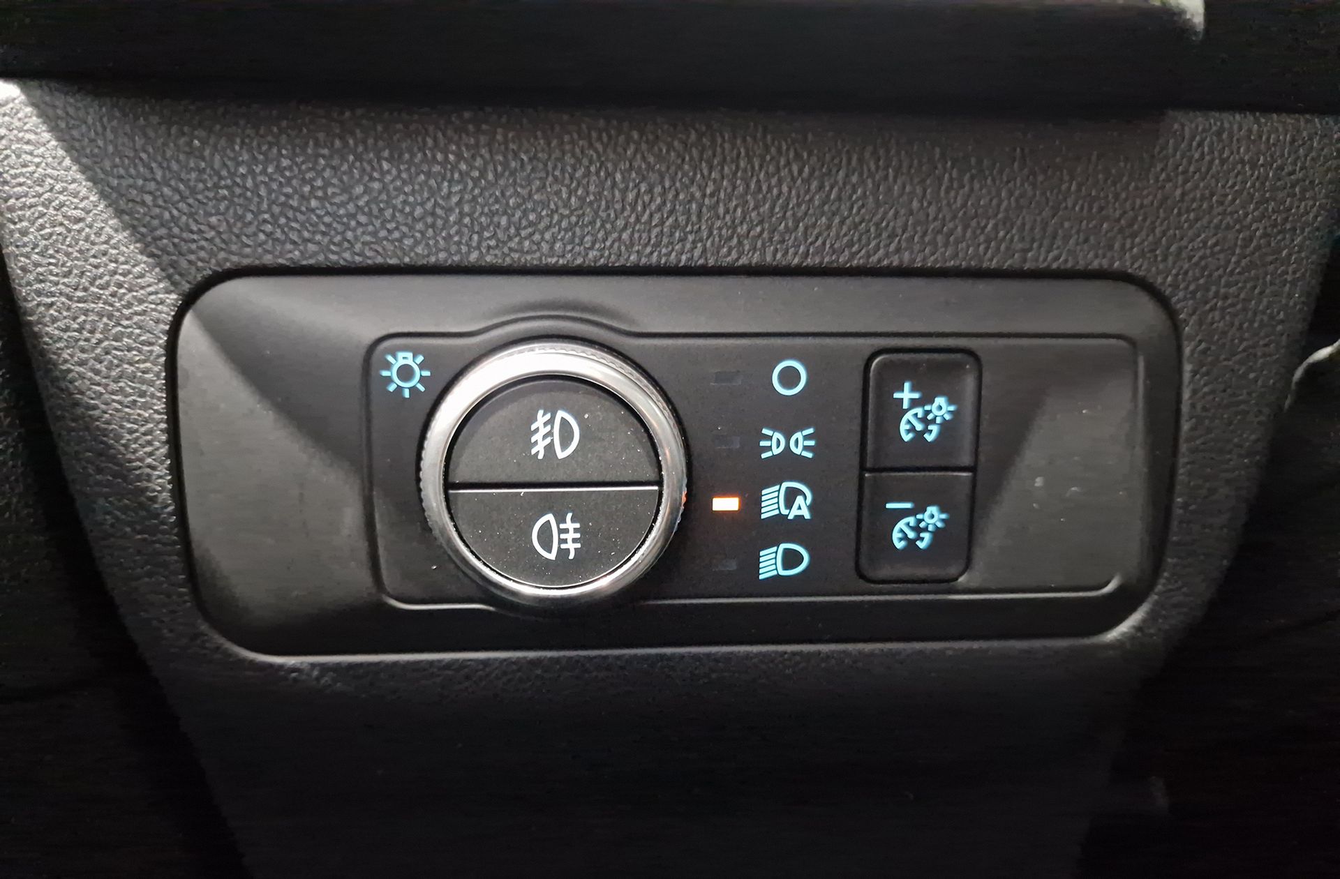 Ford Kuga 1.5 EcoBlue ST-Line - foto 29