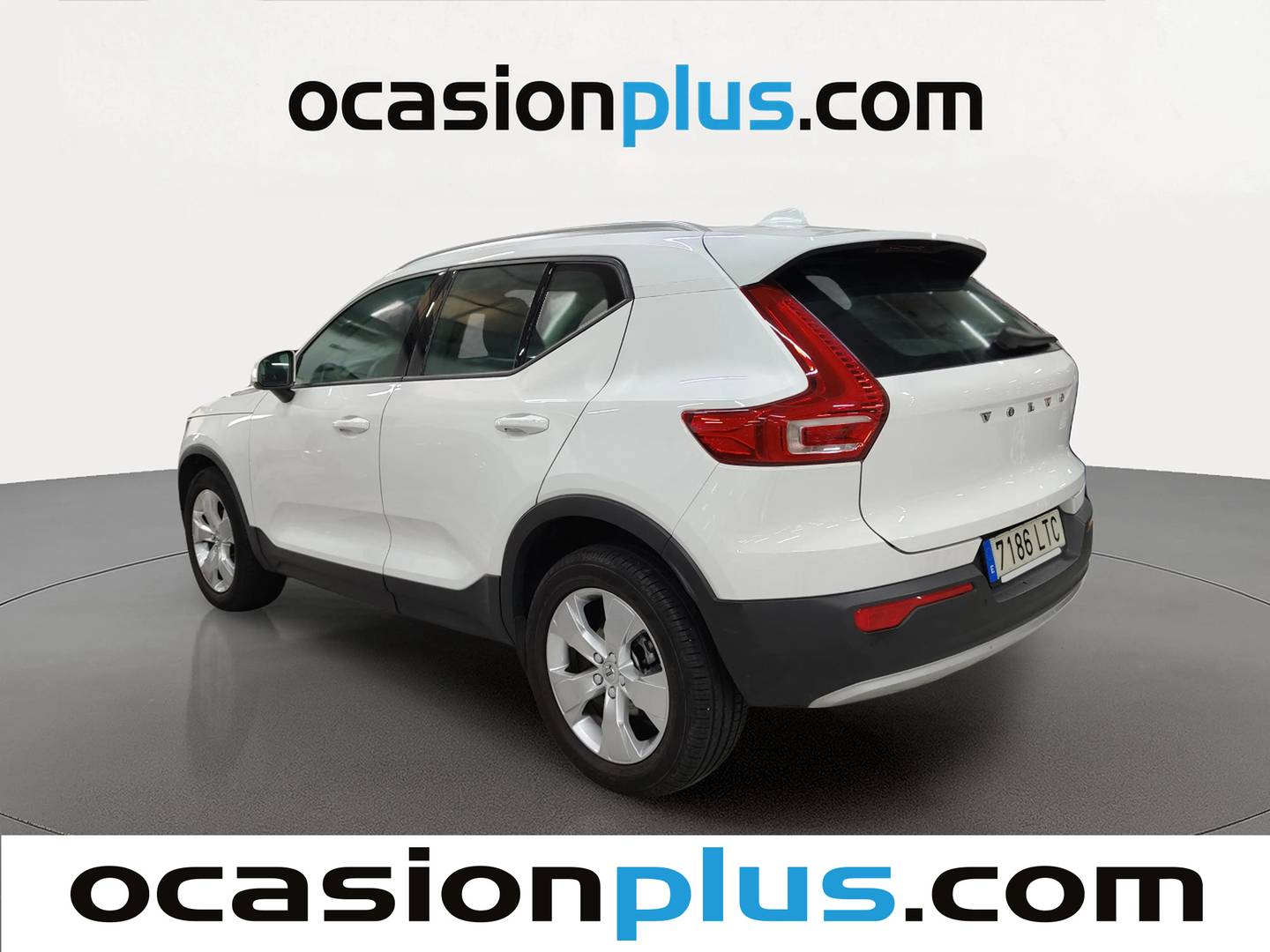 Foto trasera Volvo XC40 Volvo XC40 T2 Momentum Core (129 CV) izquierda