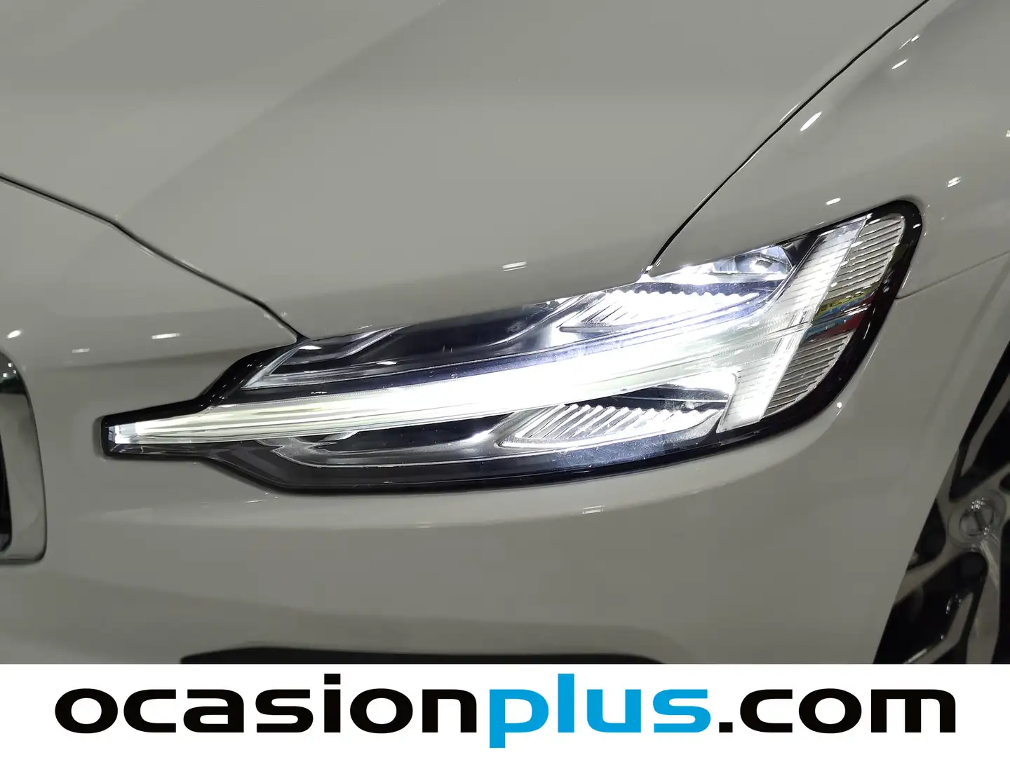 Foto Volvo V60 Volvo V60 T8 Business Plus AWD Auto (390 CV)