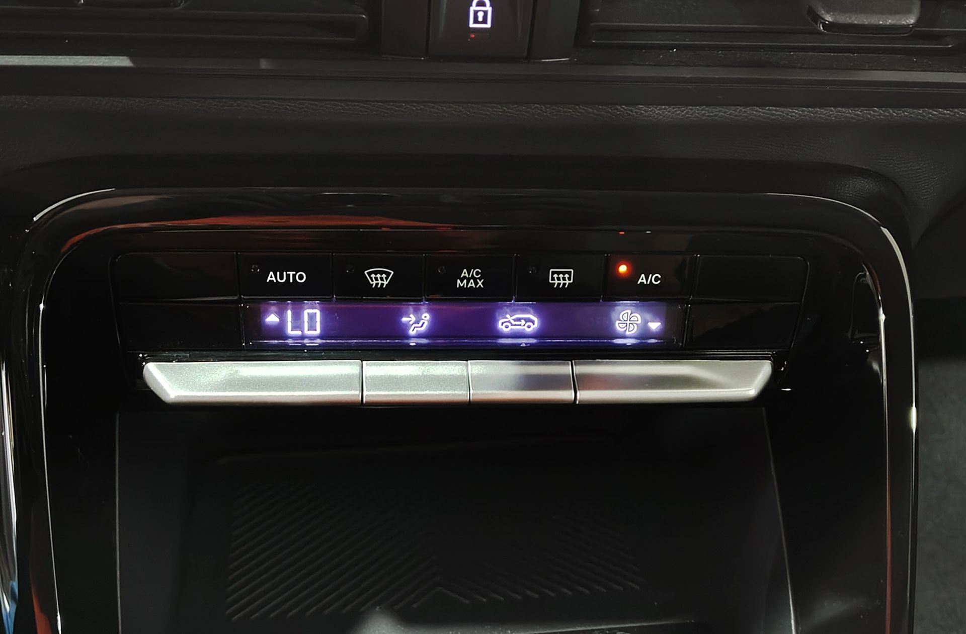 Citroën C3 Aircross Hybrid 145 Plus e-DCS6 - foto 28