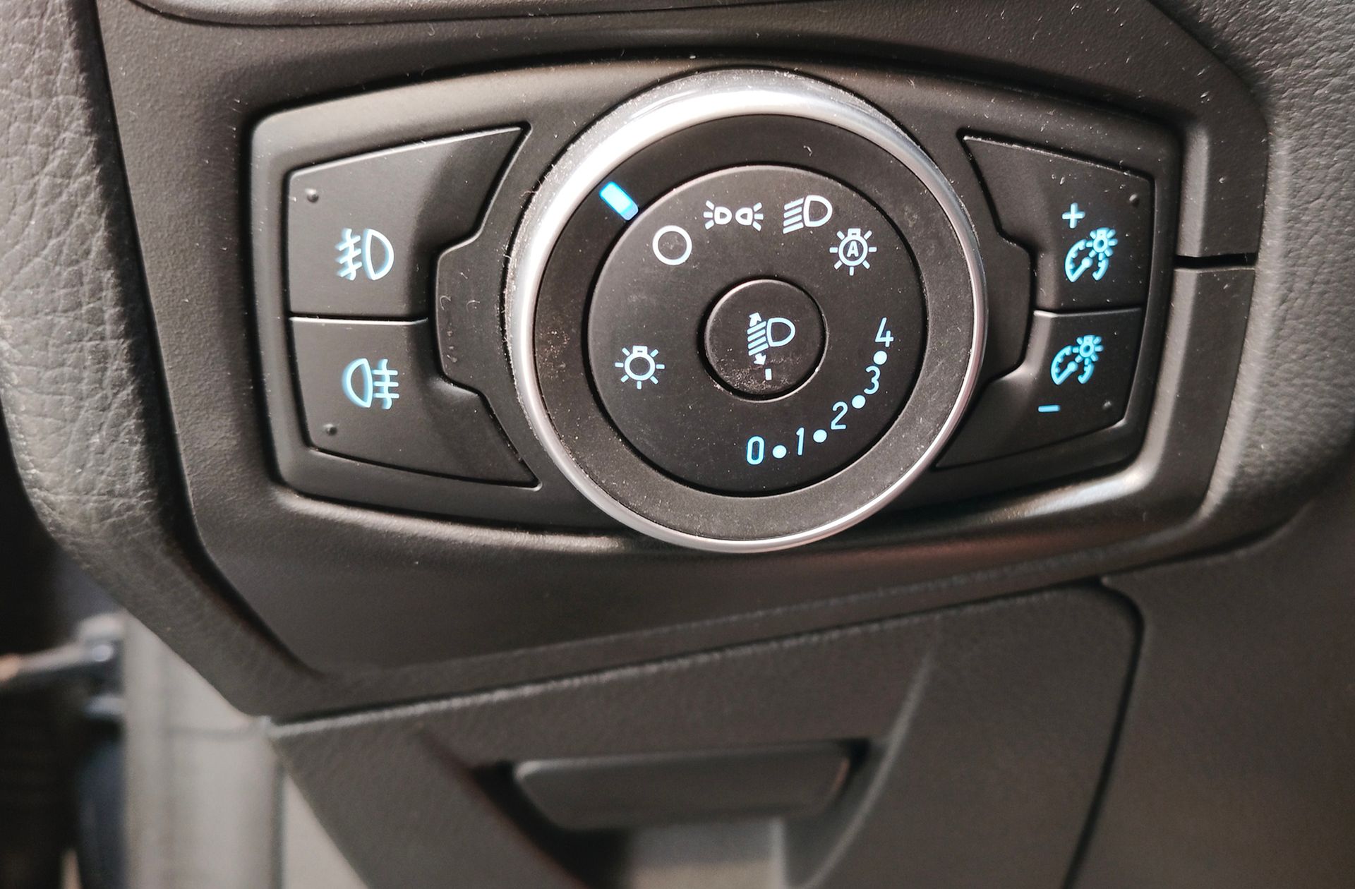 Ford Focus 1.0 EcoBoost Trend+ - foto 31