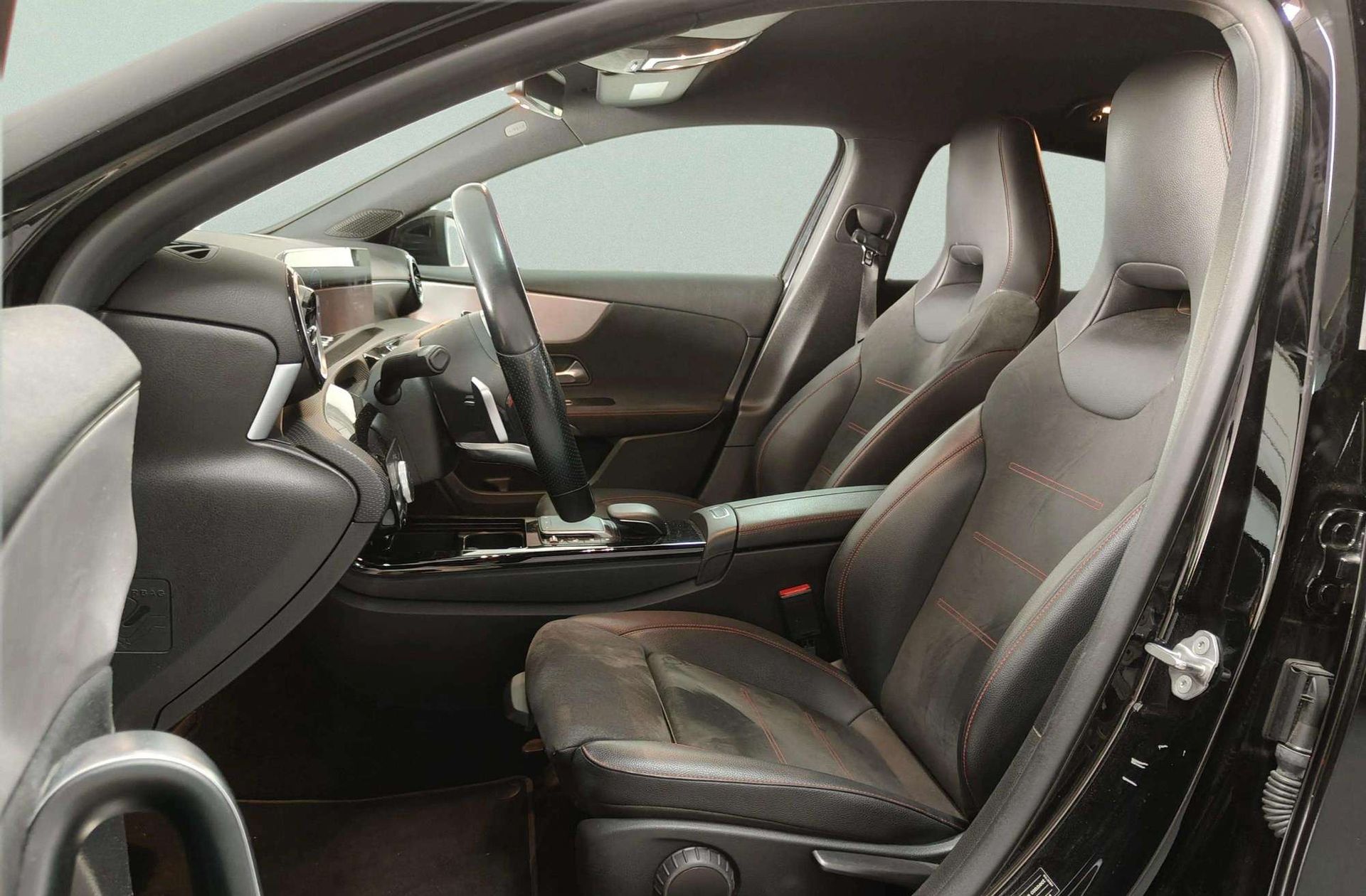Mercedes-Benz Clase A 200 d Pack AMG - foto 13