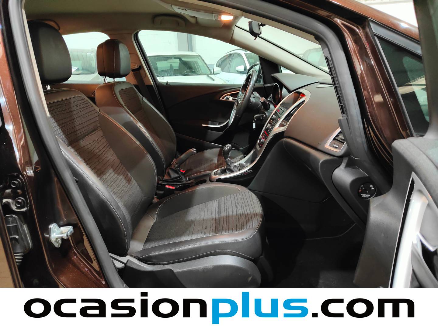 Foto Opel Astra Opel Astra 1.4 Turbo Sedan Selective (140 CV)