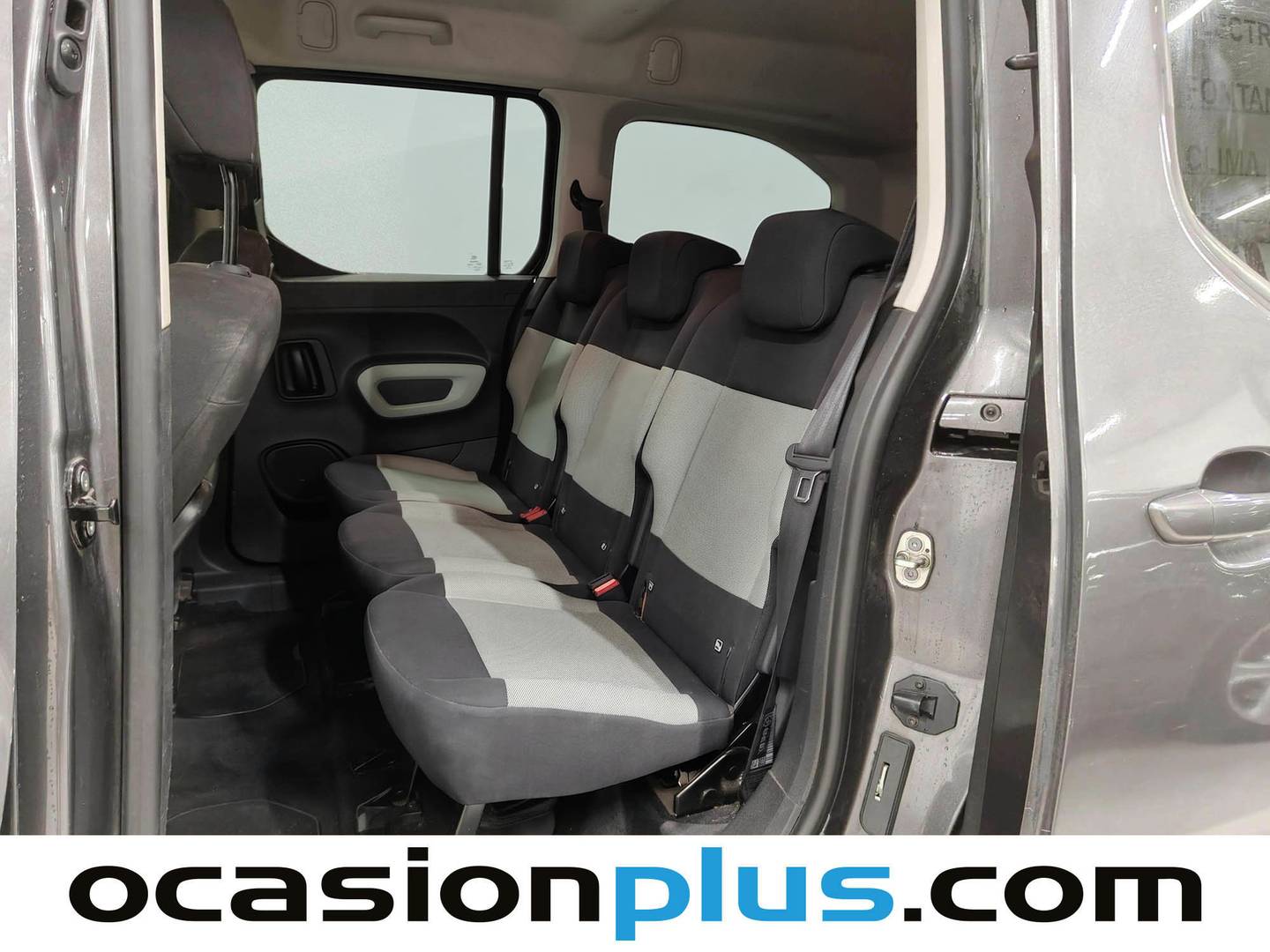 Foto asientos traseros Citroën Berlingo Citroën Berlingo BlueHDi 130 S&S Talla XL Shine EAT8 (130 CV) 7 Plazas