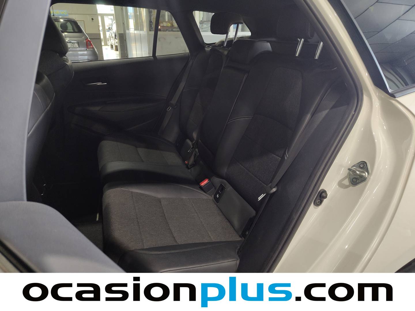 Foto asientos traseros Toyota Corolla Toyota Corolla Touring Sports 180H Style E-CVT (180 CV)