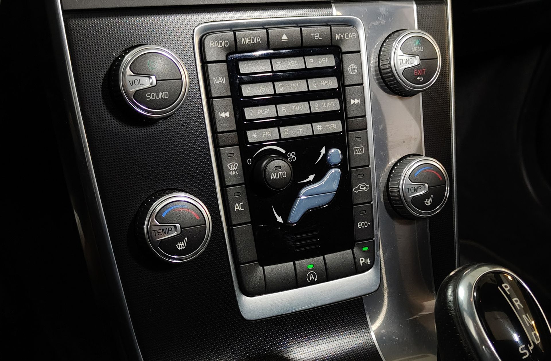 Volvo V60 D3 R-Design Momentum - foto 39