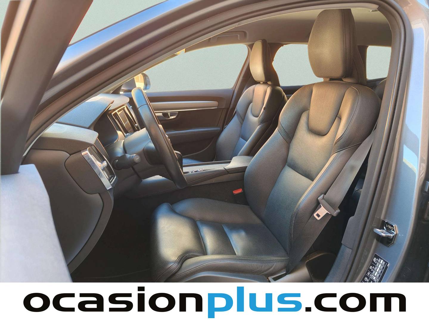 Foto asientos delanteros Volvo V90 Volvo V90 D4 Momentum (190 CV)