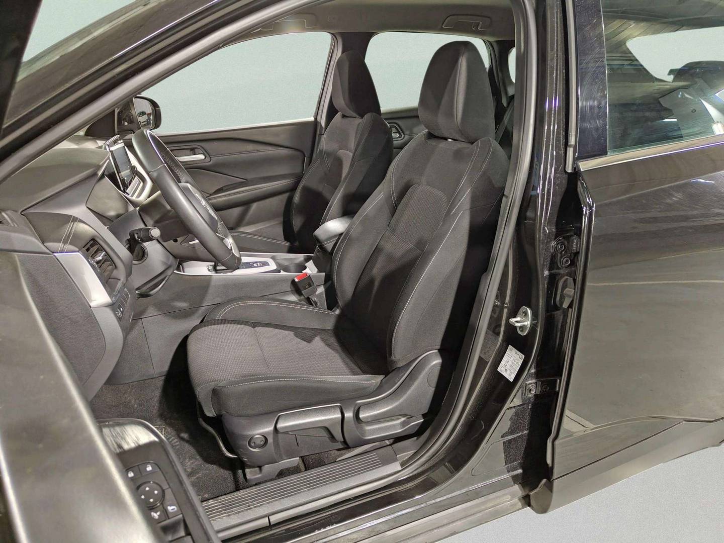 Foto asientos delanteros Nissan QASHQAI Nissan Qashqai E-POWER Acenta (190 CV)