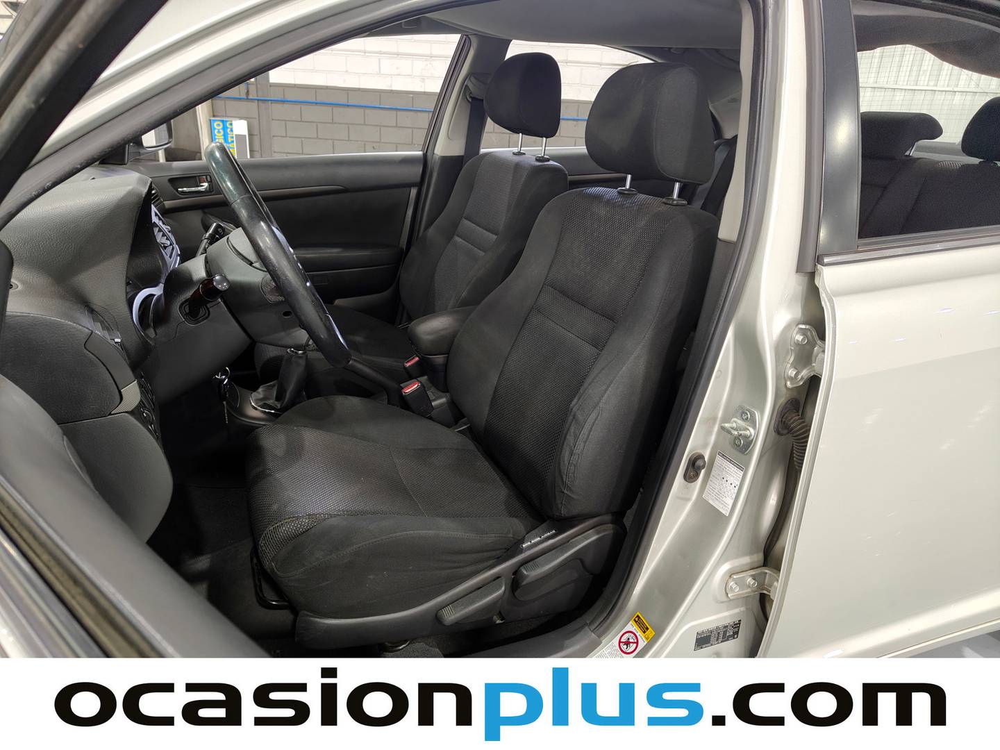 Foto asientos delanteros Toyota Avensis Toyota Avensis 2.0 D-4D Sol (116 CV)