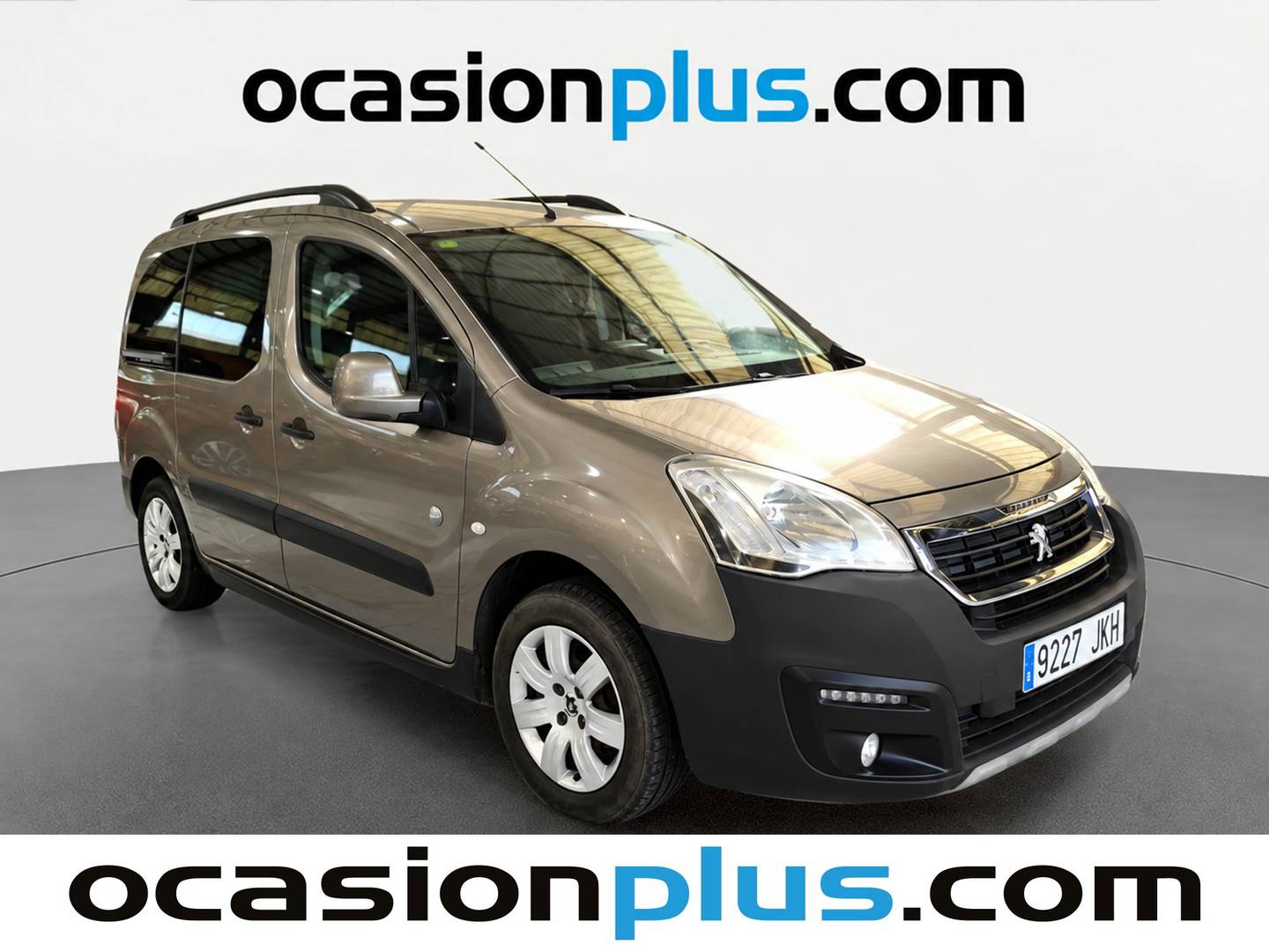 Foto delantera Peugeot Partner Peugeot Partner Tepee Combi 1.6 BlueHDi Outdoor (100 CV) derecha