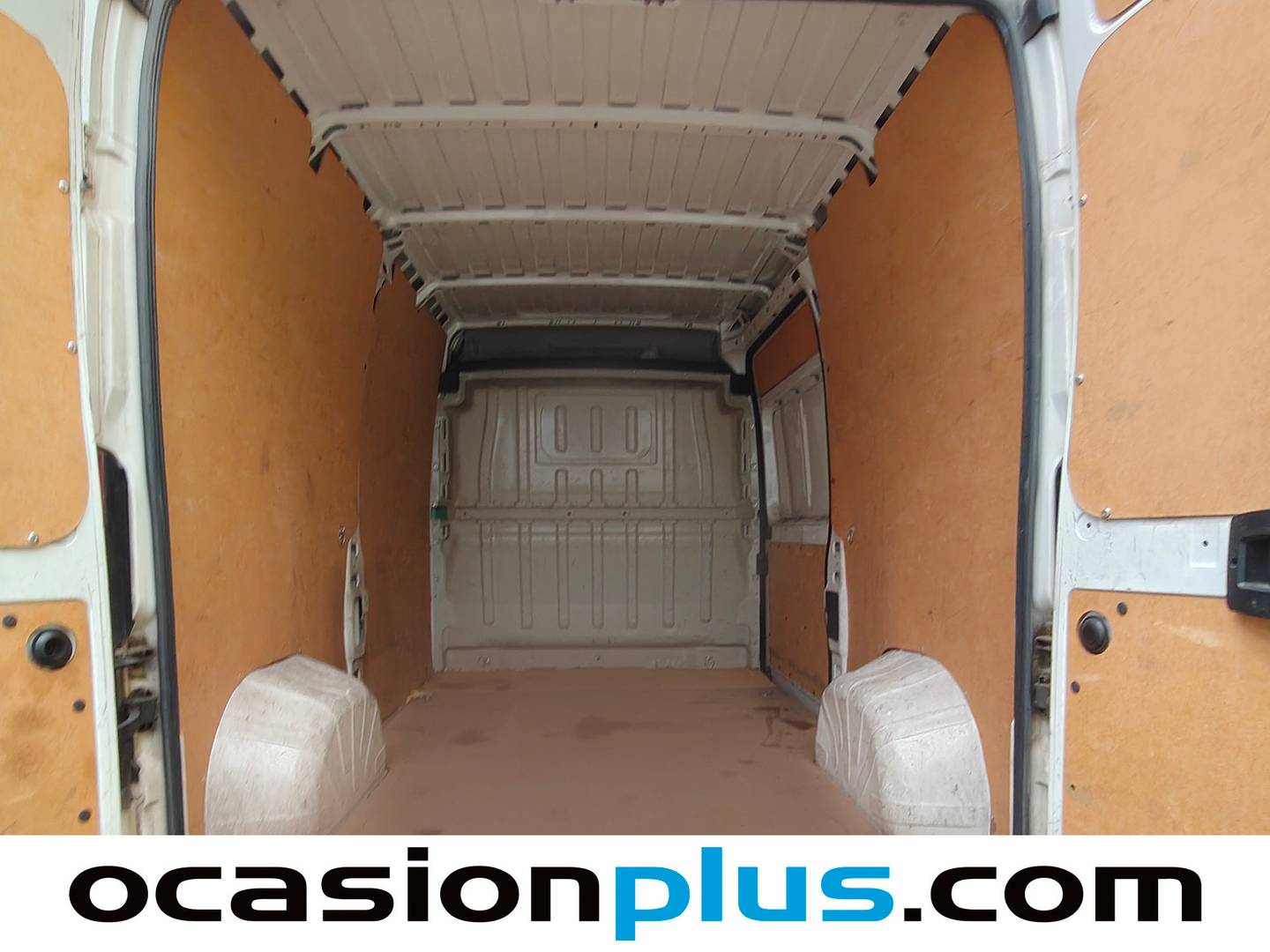 Foto asientos traseros Peugeot Boxer Peugeot Boxer Furgon BlueHDi 140 S&S Pack 335 L2H2 (140 CV)