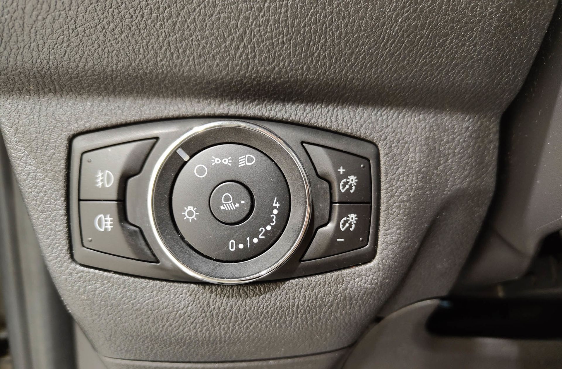 Ford Tourneo Courier 1.0 EcoBoost Ambiente - foto 19