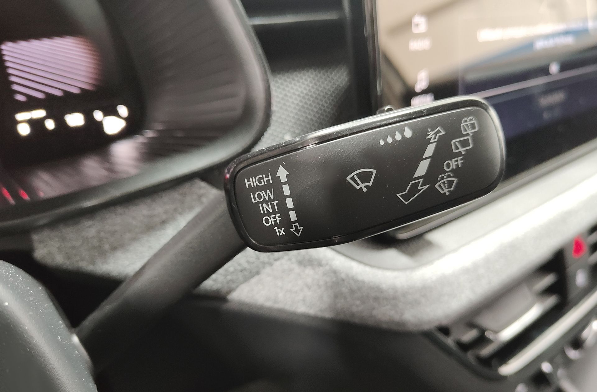 Škoda Kamiq 1.0 TSI Selection DSG - foto 29