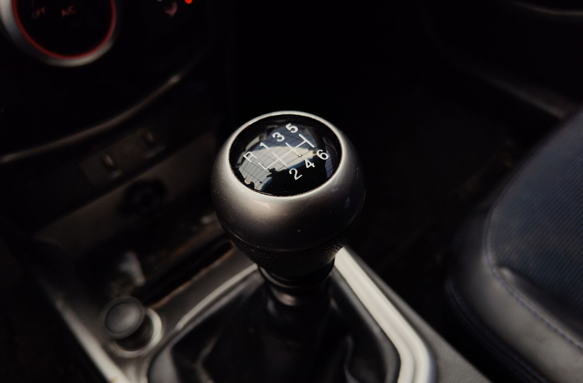 SsangYong Tivoli G16 1.6 Premium 4x2 - foto 5