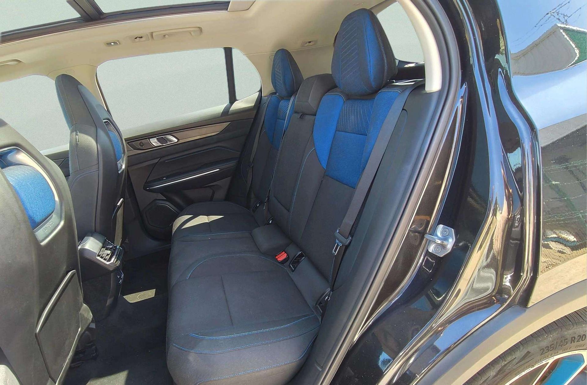 Lynk & Co 01 1.5 PHEV - foto 14