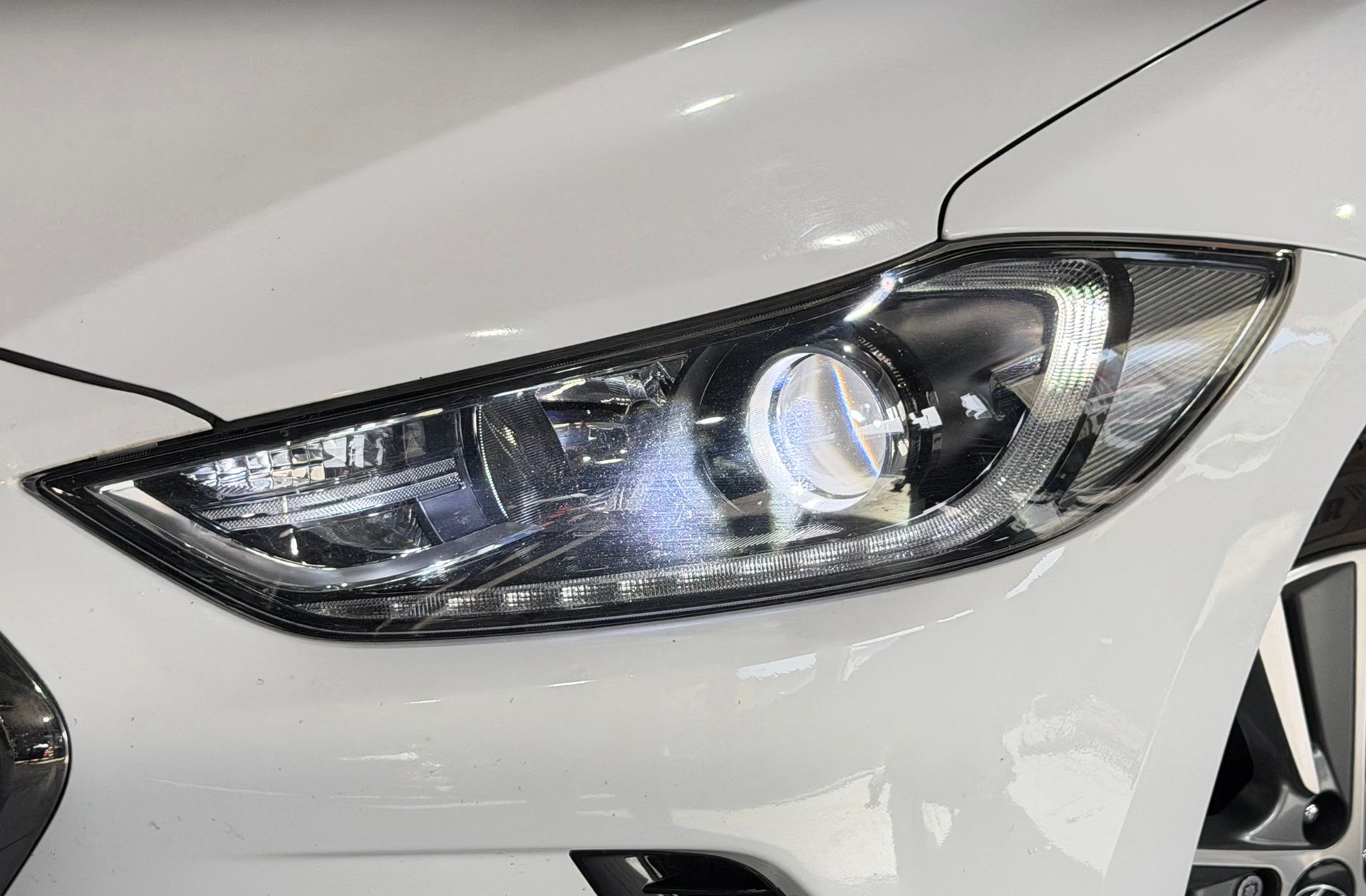 Hyundai Elantra 1.6 CRDi Tecno - foto 14