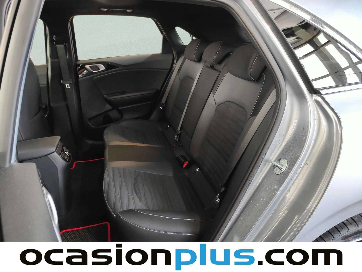 Foto asientos traseros KIA Ceed KIA Ceed 1.6 MHEV GT Line DCT (136 CV)