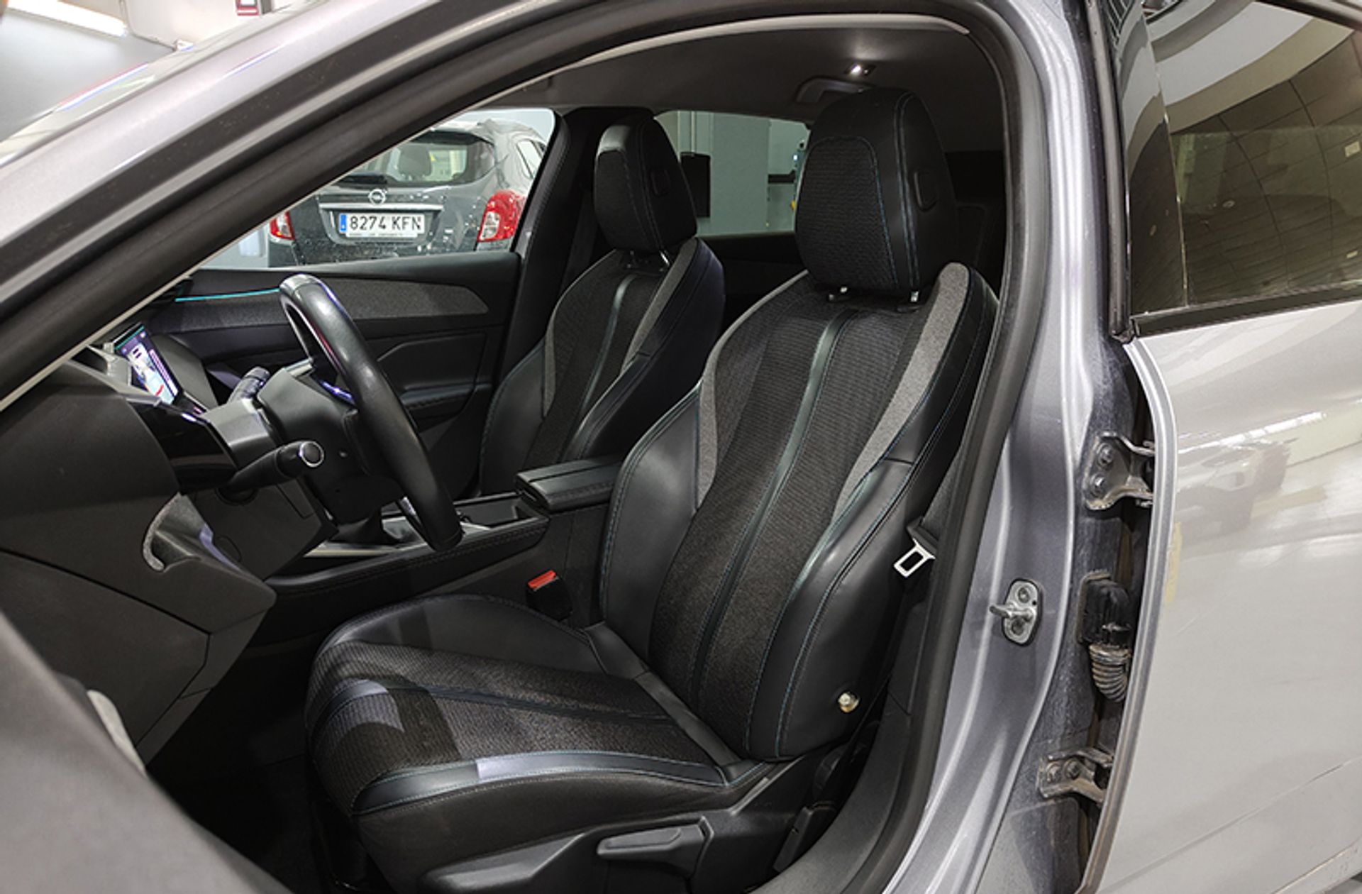 Peugeot 308 BlueHDi 130 Allure - foto 11