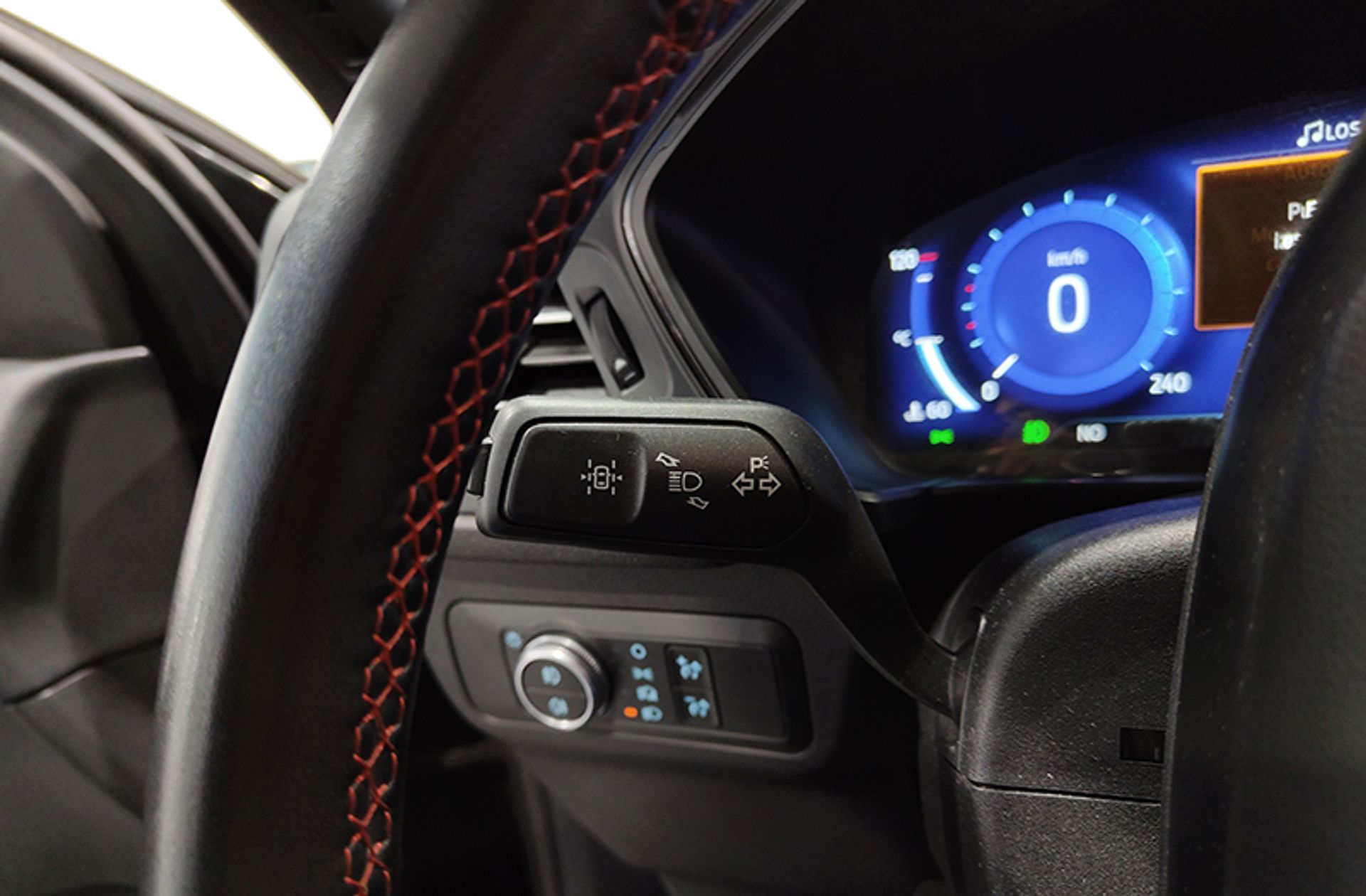 Ford Kuga 1.5 EcoBlue ST-Line - foto 26