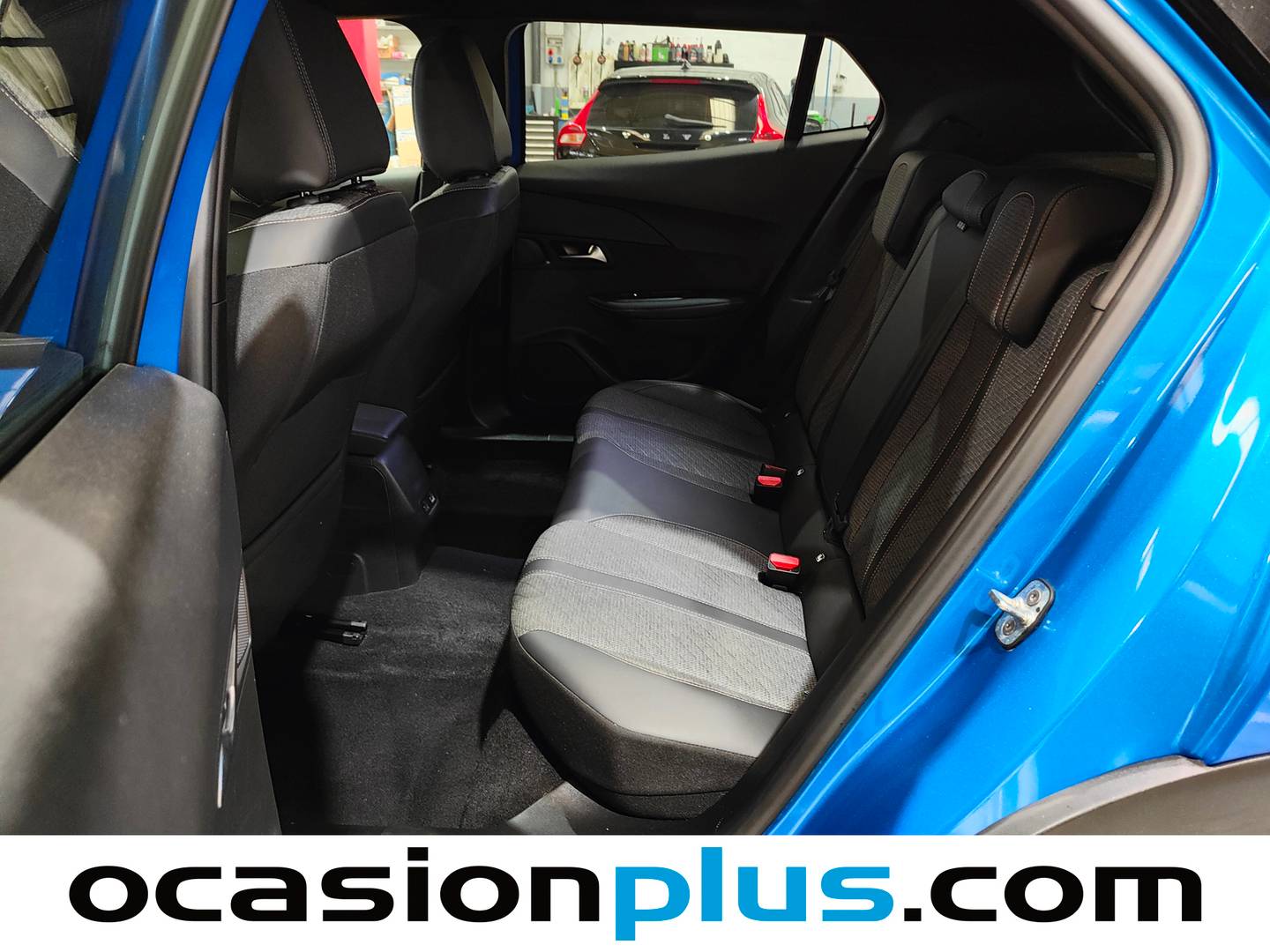 Foto Peugeot 2008 Peugeot 2008 PureTech 130 S&S Allure EAT8 (130 CV)