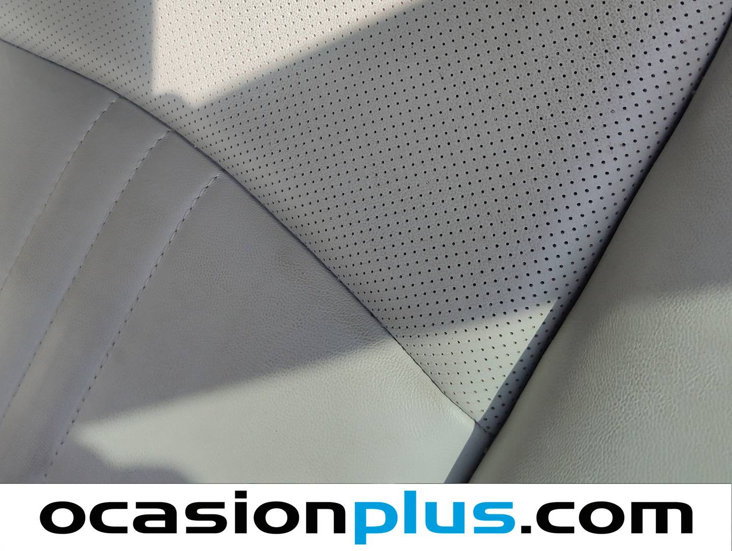 Extras y acabados del Mazda CX-3 Mazda CX-3 2.0 G Zenith White 2WD AT  (121 CV)