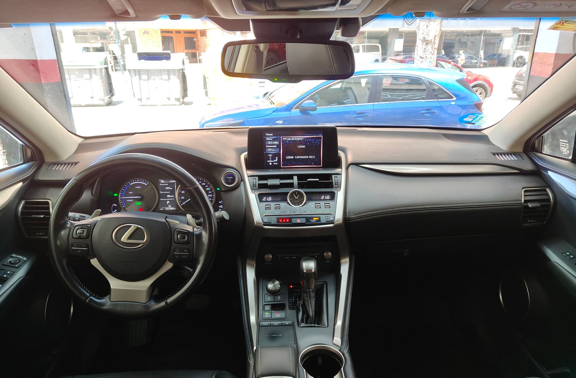 Lexus NX 300h Executive 4WD - foto 10