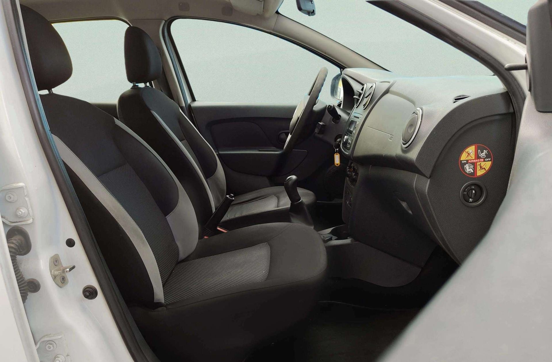 Dacia Sandero Ambiance dCi - foto 13