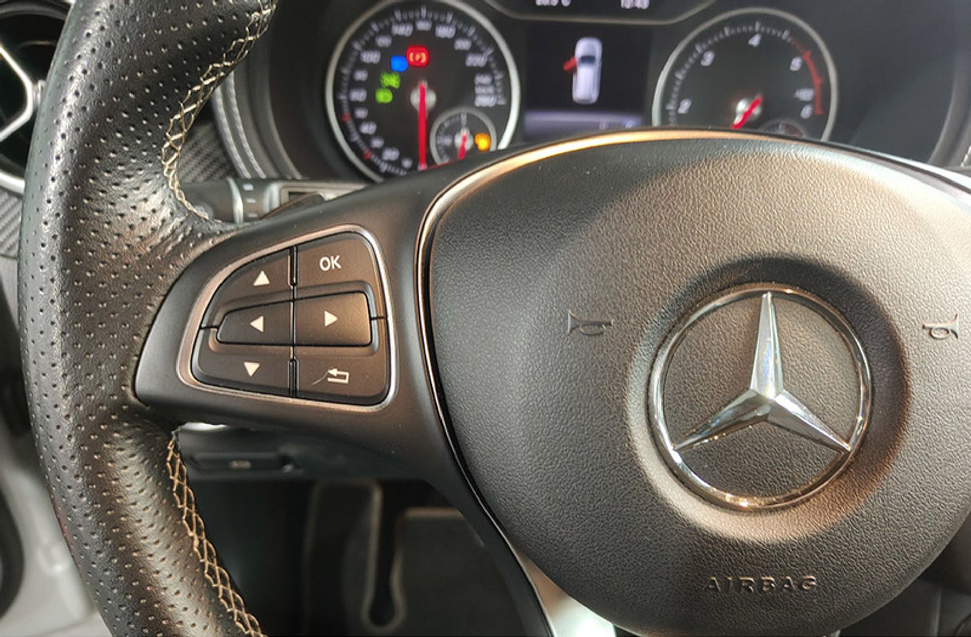 Mercedes-Benz Clase B 200 d Pack AMG - foto 29