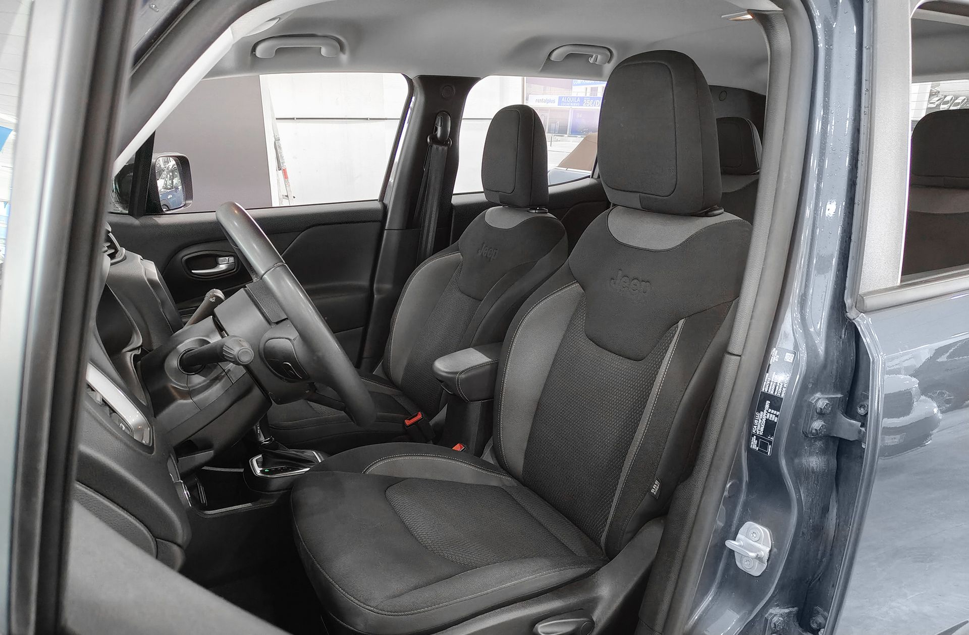 Jeep Renegade eHybrid 1.5 Limited ATX - foto 9