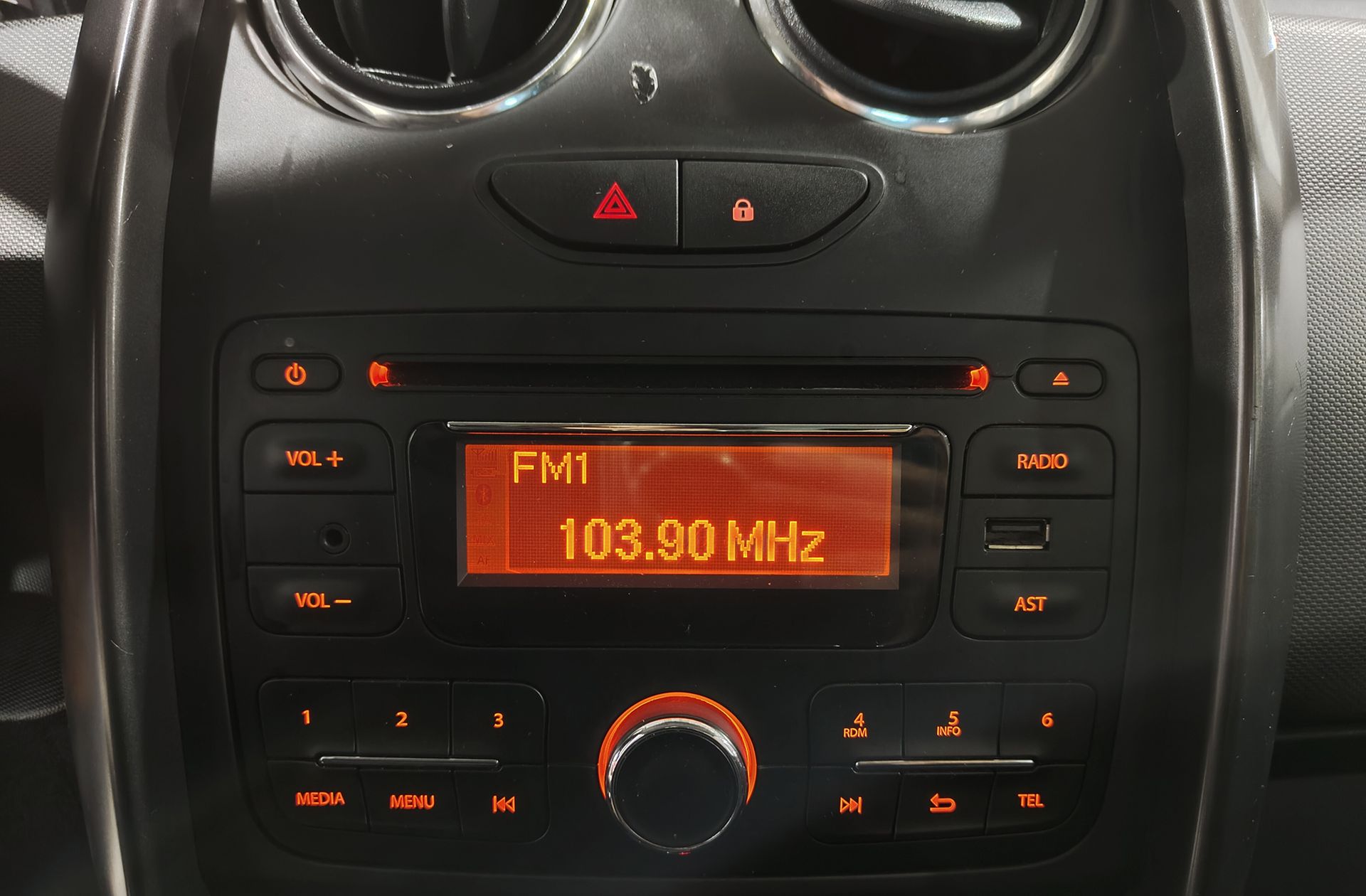 Dacia Duster Laureate TCe - foto 23