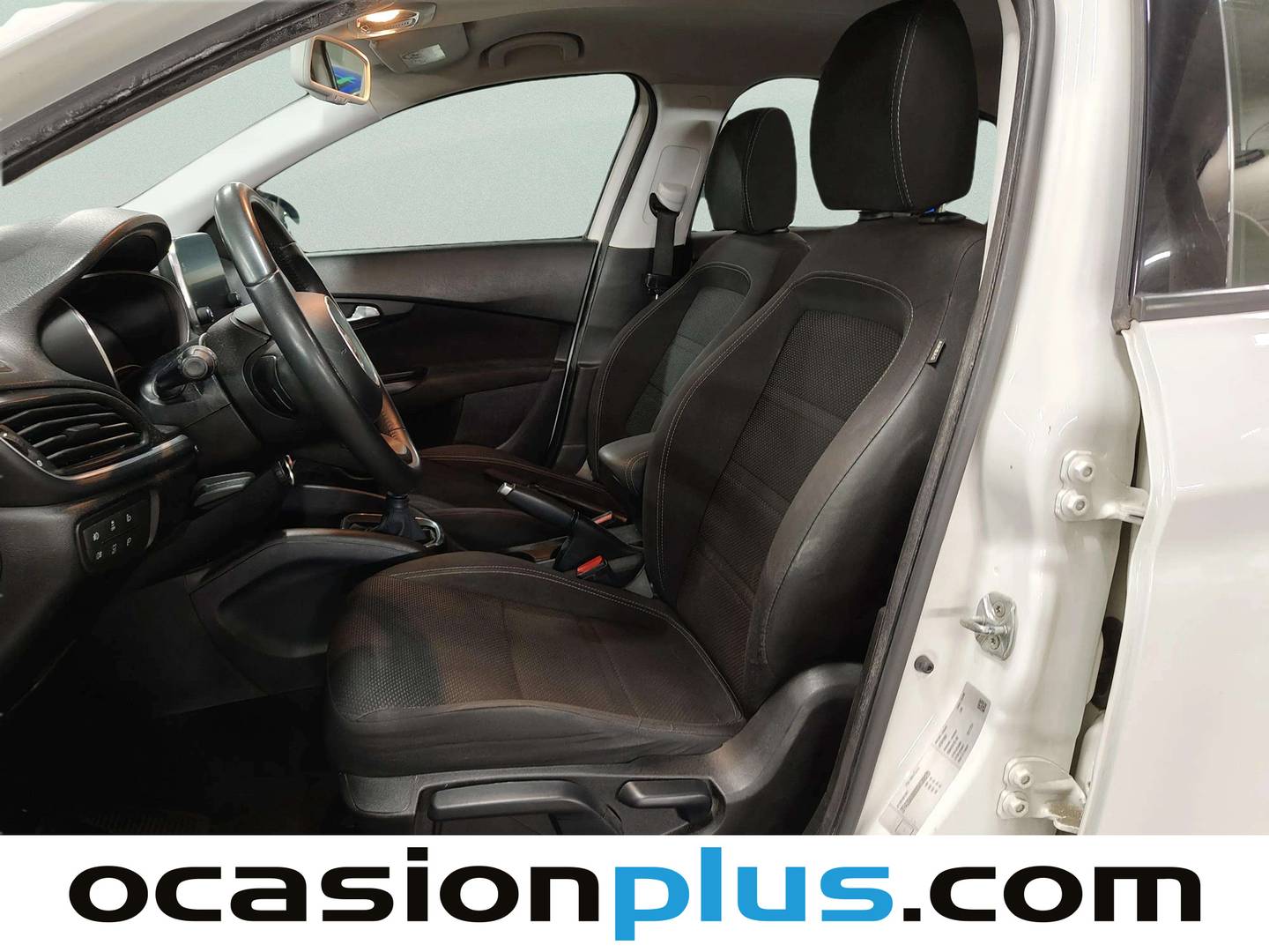 Foto asientos delanteros Fiat Tipo Fiat Tipo 1.4 16v Lounge (95 CV)
