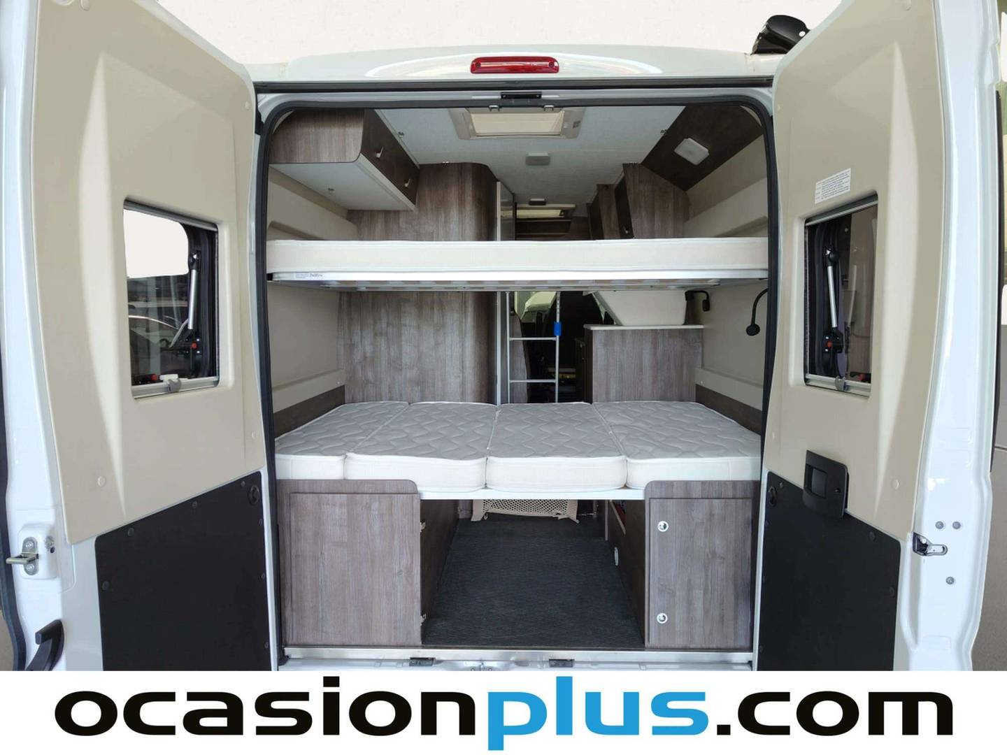 Foto asientos traseros Benimar BENIVAN Benimar BENIVAN B120 ES (140 CV) 4 Plazas