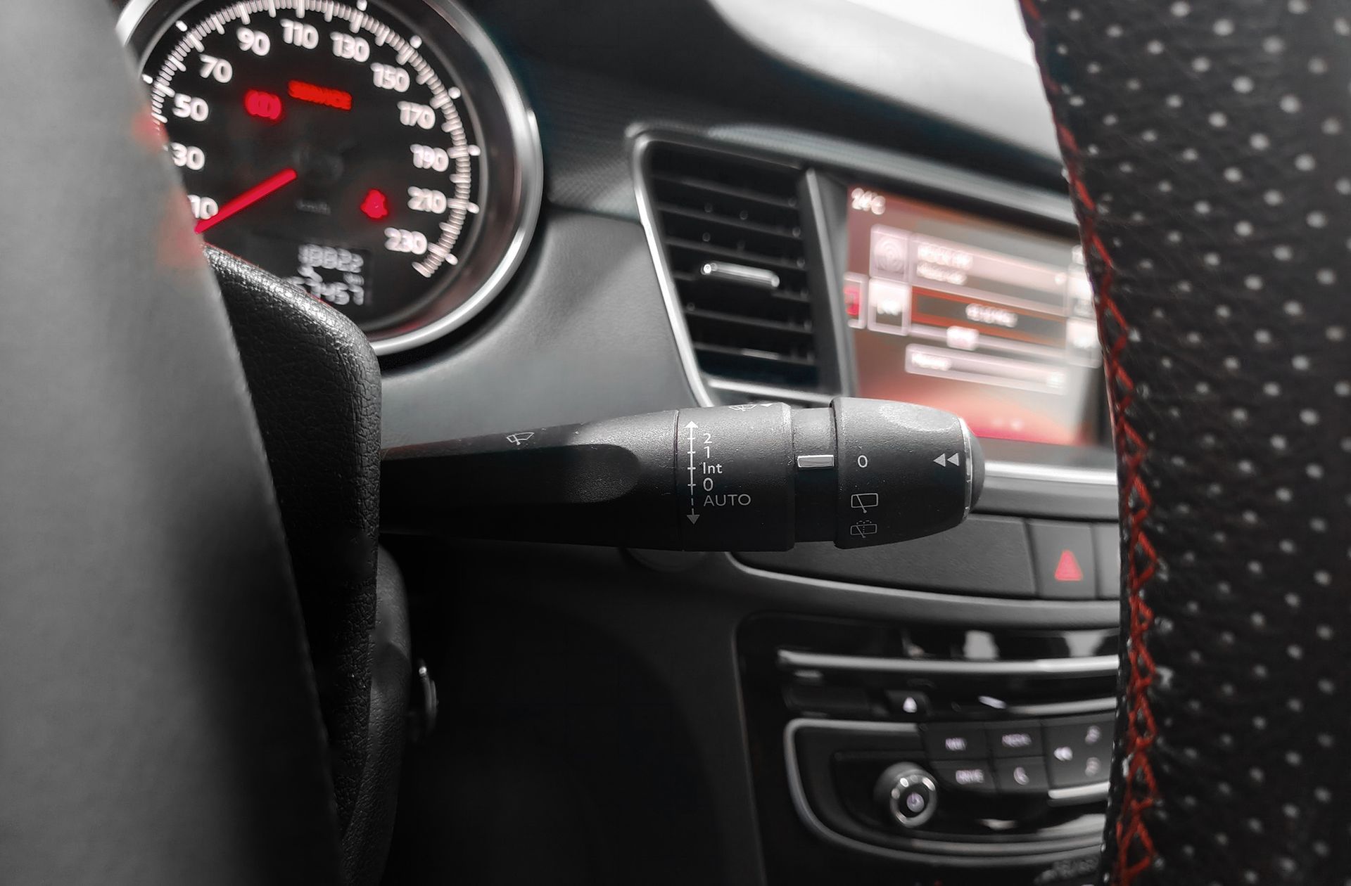 Peugeot 508 SW BlueHDi 150 Allure - foto 30