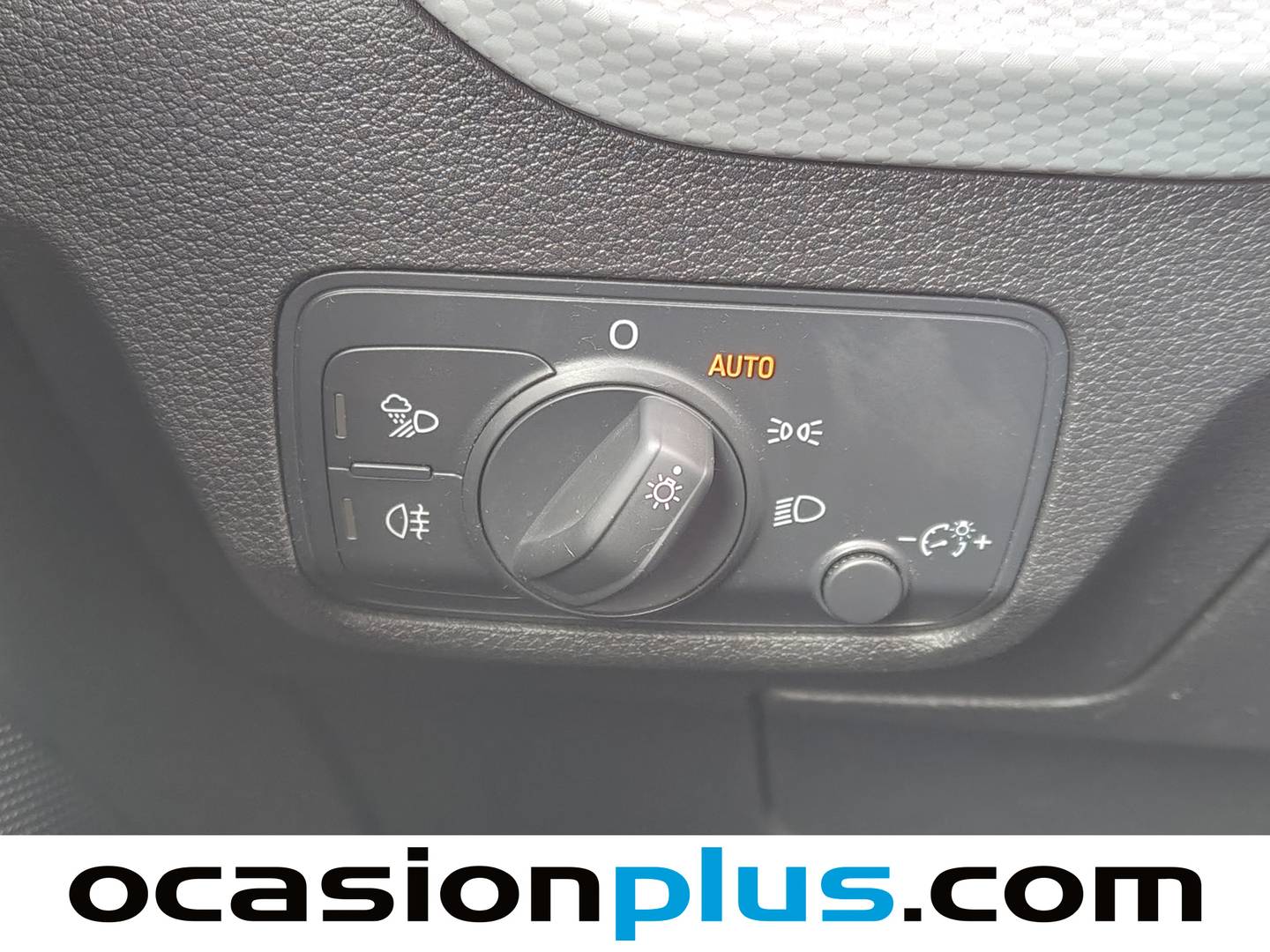 Foto Audi Q2 Audi Q2 design edition 1.6 TDI (116 CV)