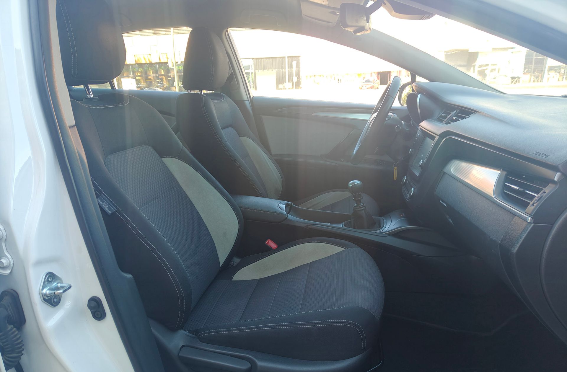 Toyota Avensis 150D Advance - foto 13