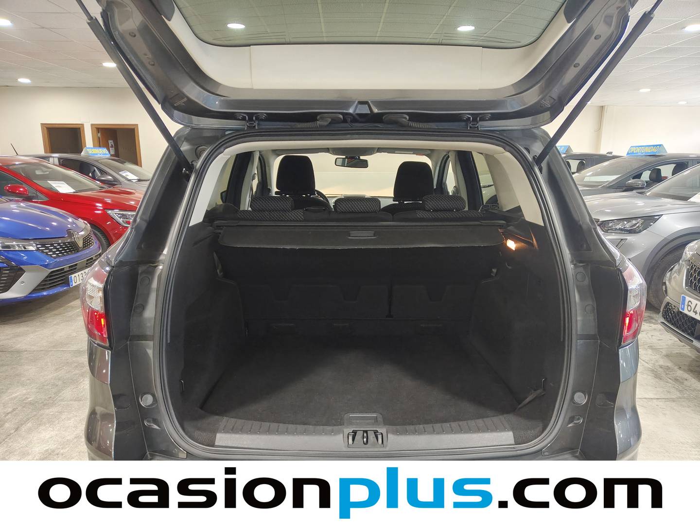 Foto asientos delanteros Ford Kuga Ford Kuga 2.0 TDCI Business 4x2 S&S (150 CV)