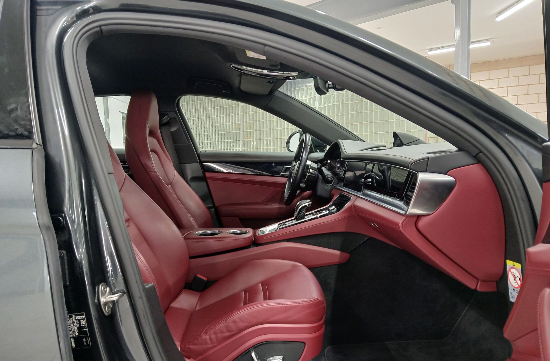 Porsche Panamera 4 E-Hybrid - foto 19